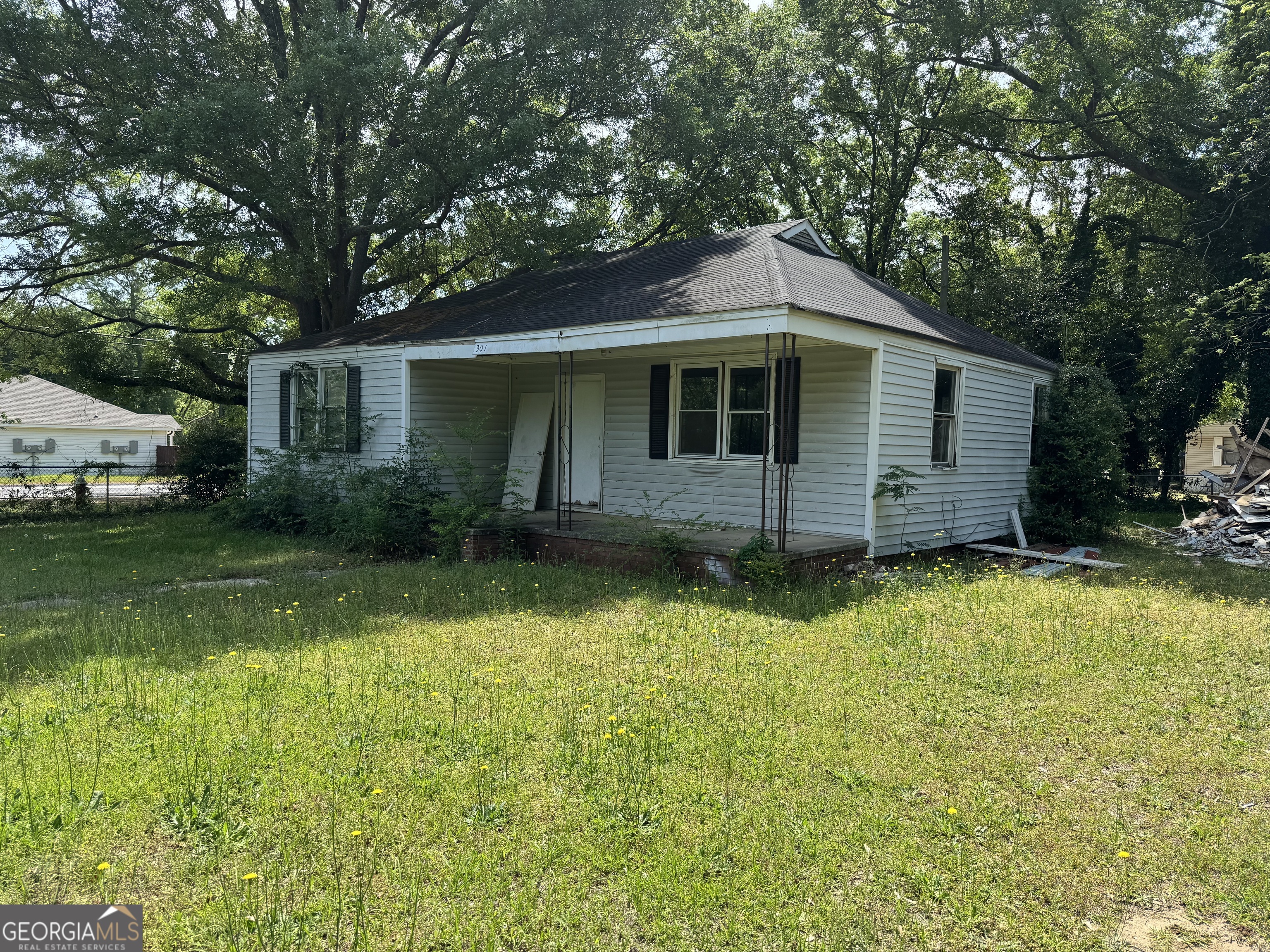 301 Doyle Street Property Photo