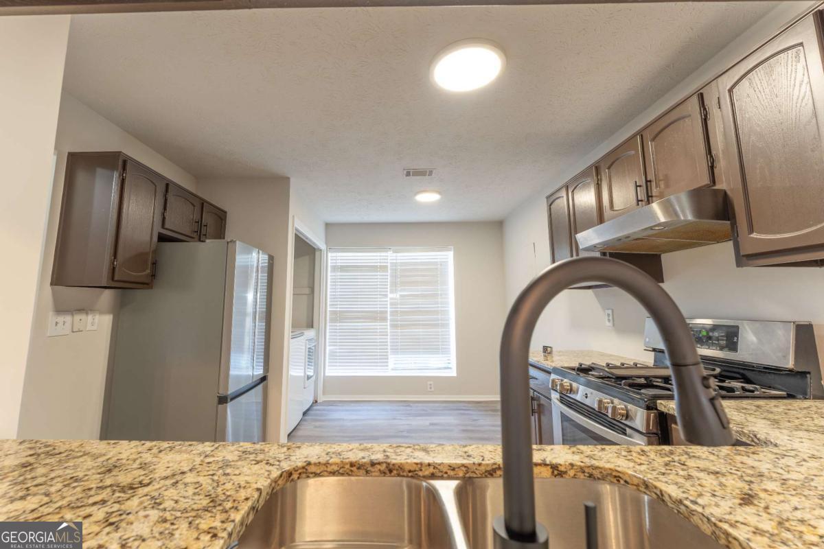 3474 Washington Way Property Photo 8