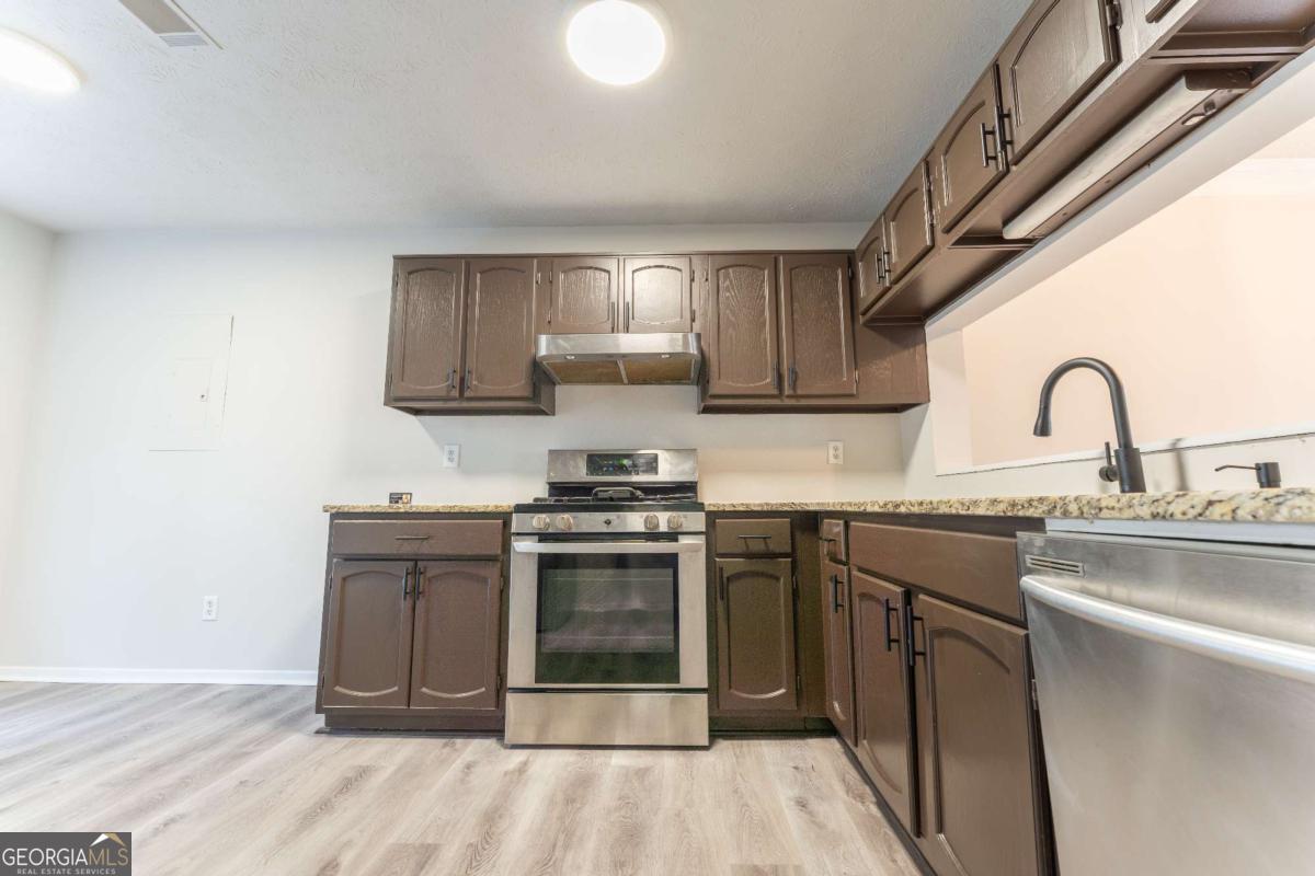 3474 Washington Way Property Photo 9