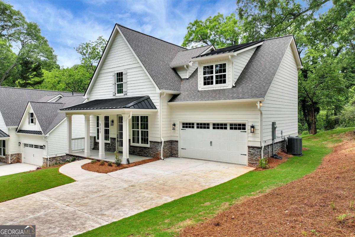 200 College Avenue Property Photo 1