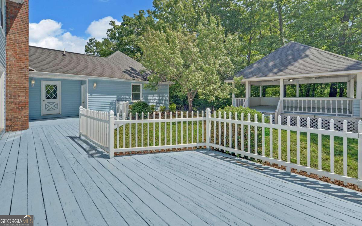 7514 Appalachian Highway Property Photo 9