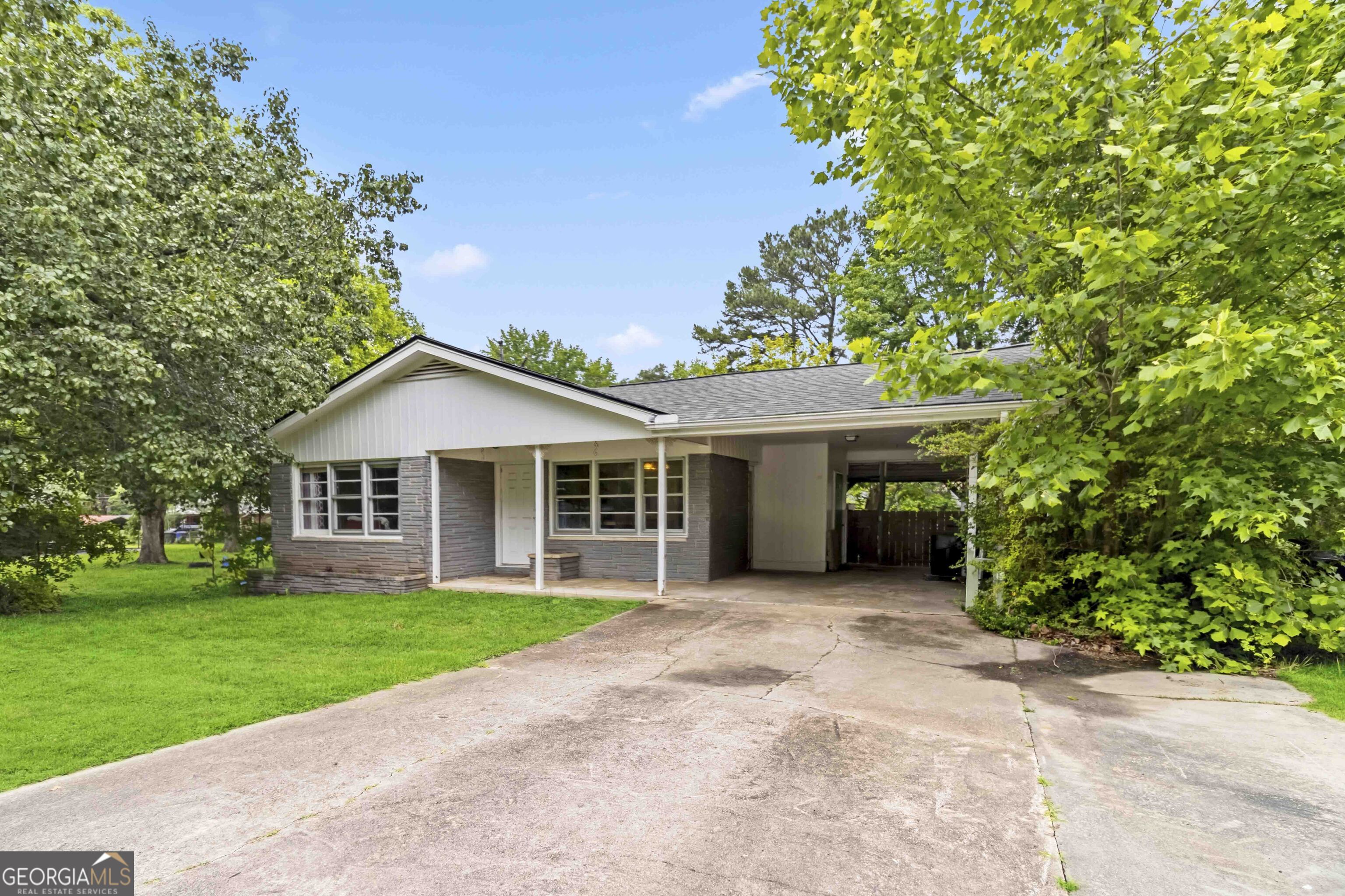 1176 Cardinal Road NE Property Photo 1