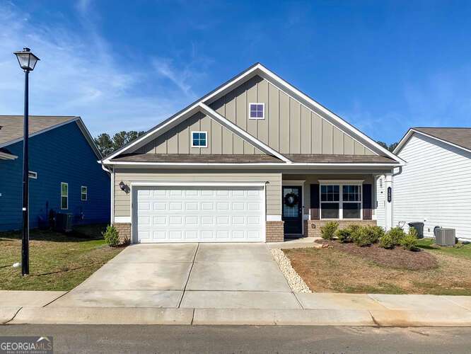 155 Crossroad Circle Property Photo 1