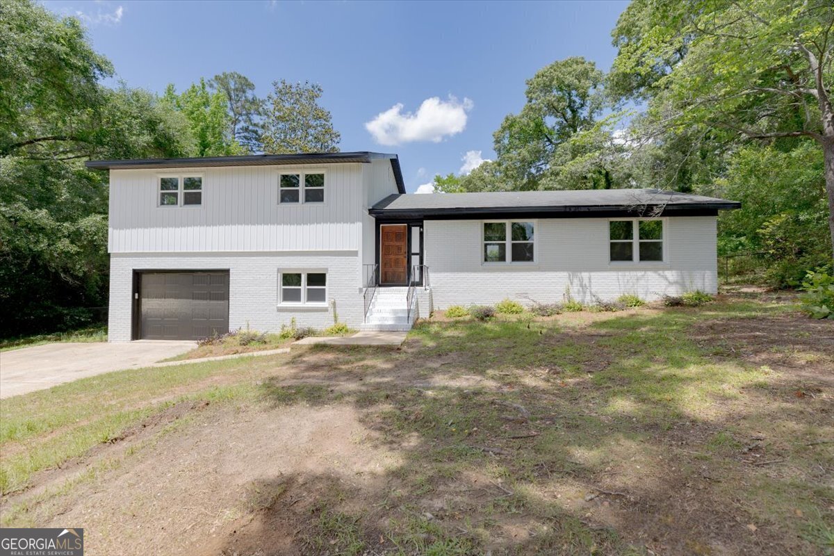 216 Randall Drive Property Photo 1