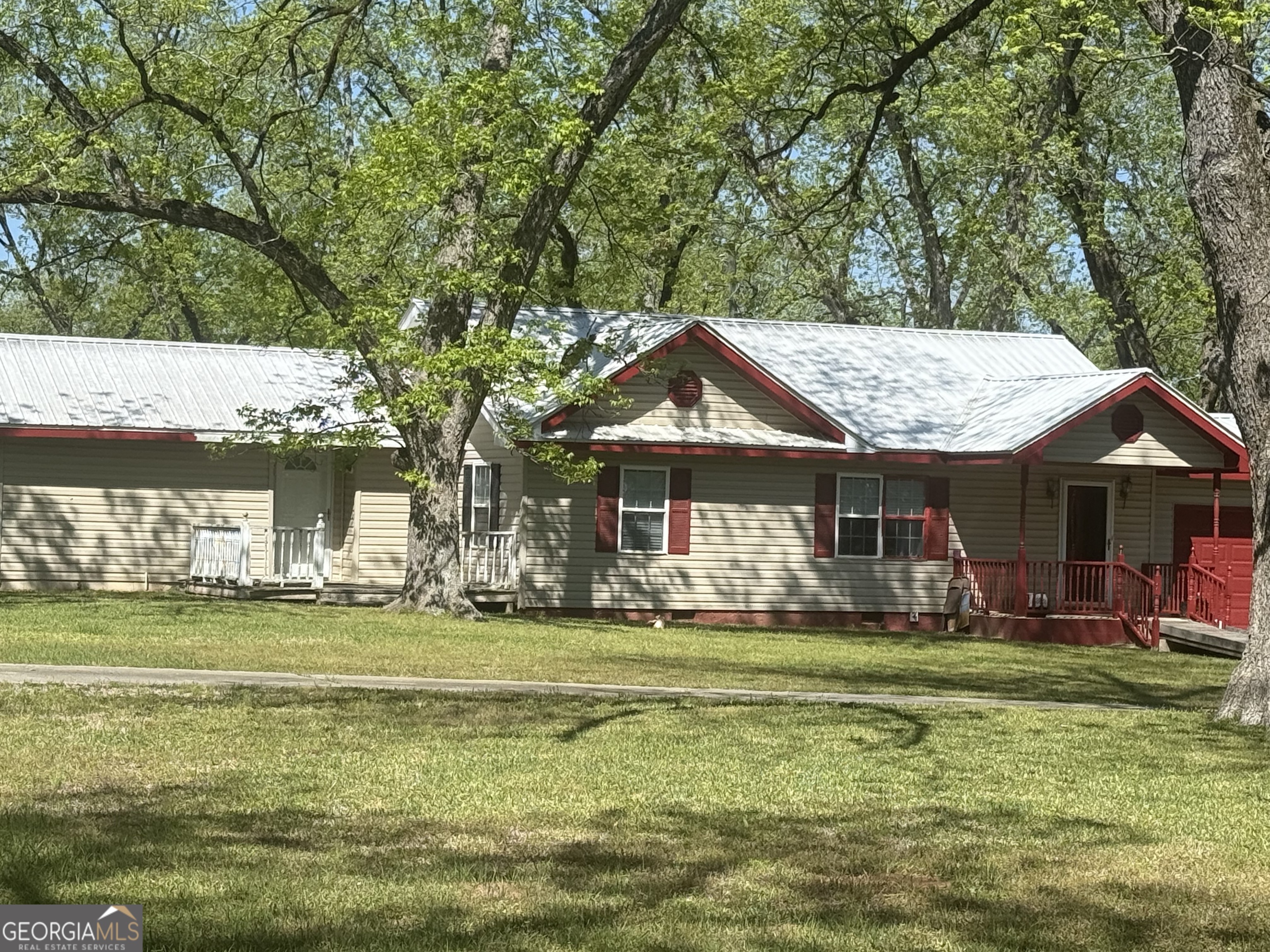273 Memorial Mile Property Photo 1