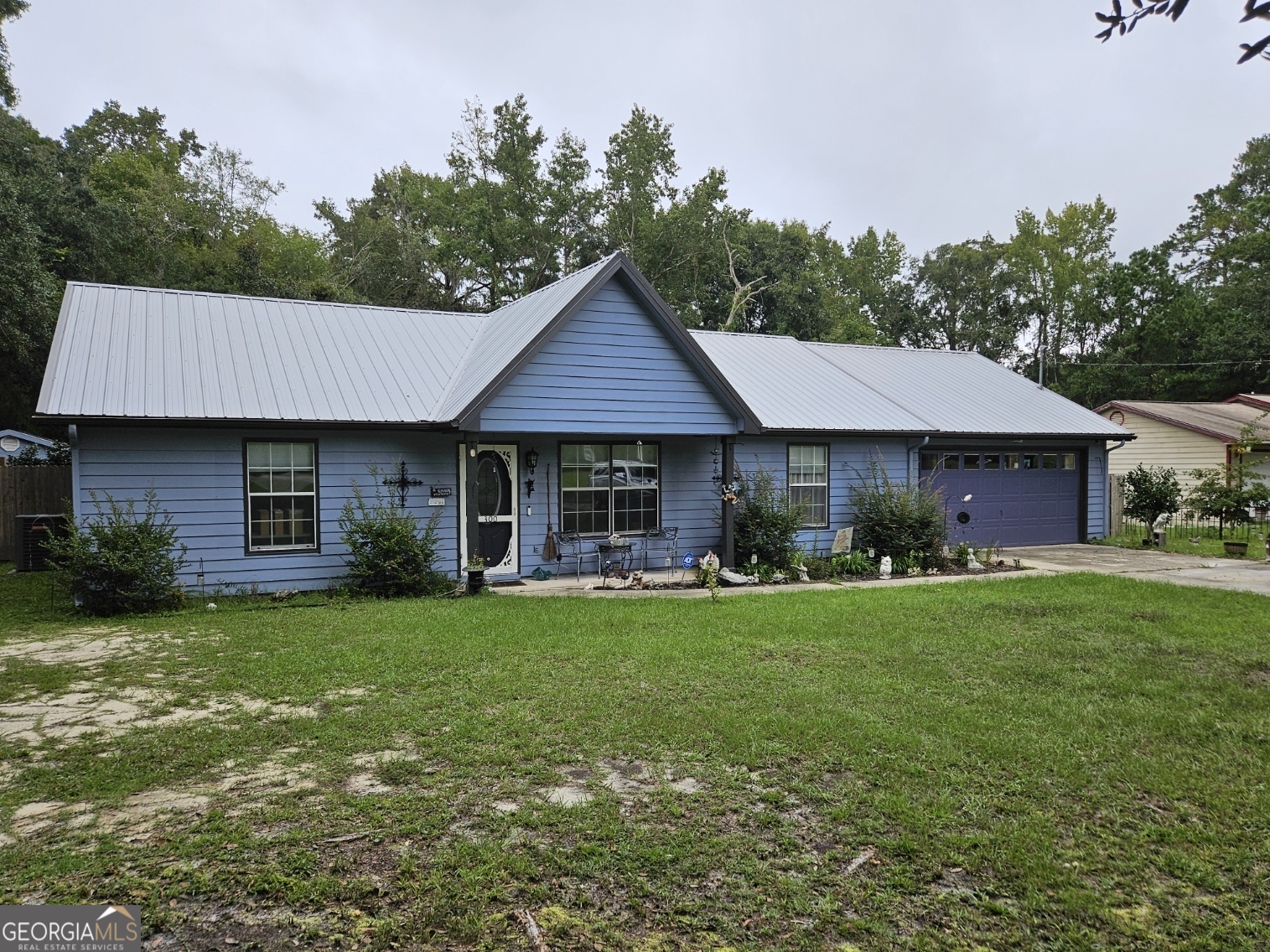 300 Crestview Drive Property Photo 1