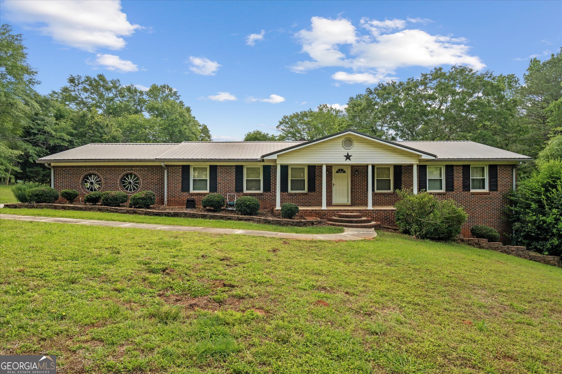 3633 S River Road Property Photo 1