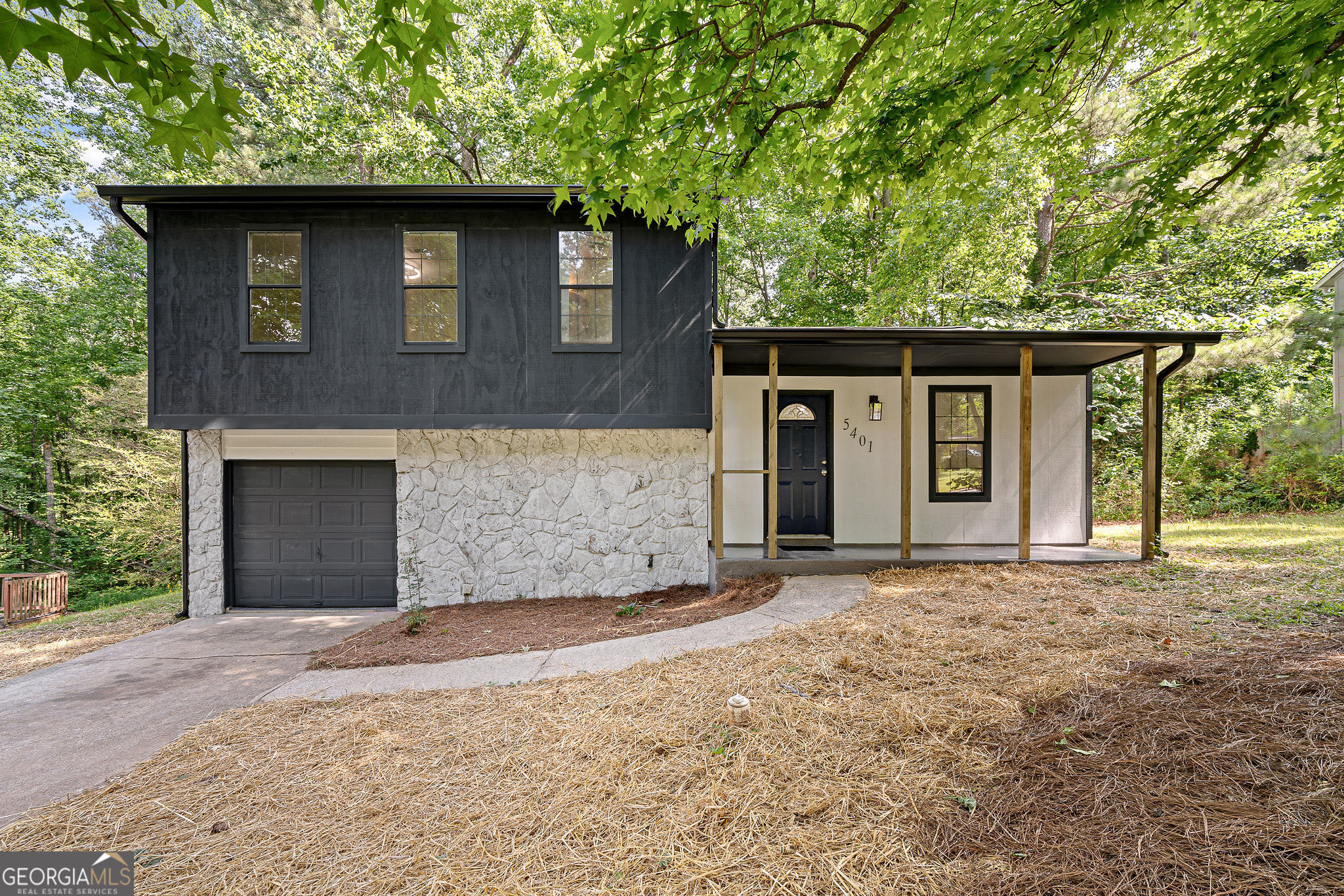 5401 Martins Crossing Road Property Photo 1