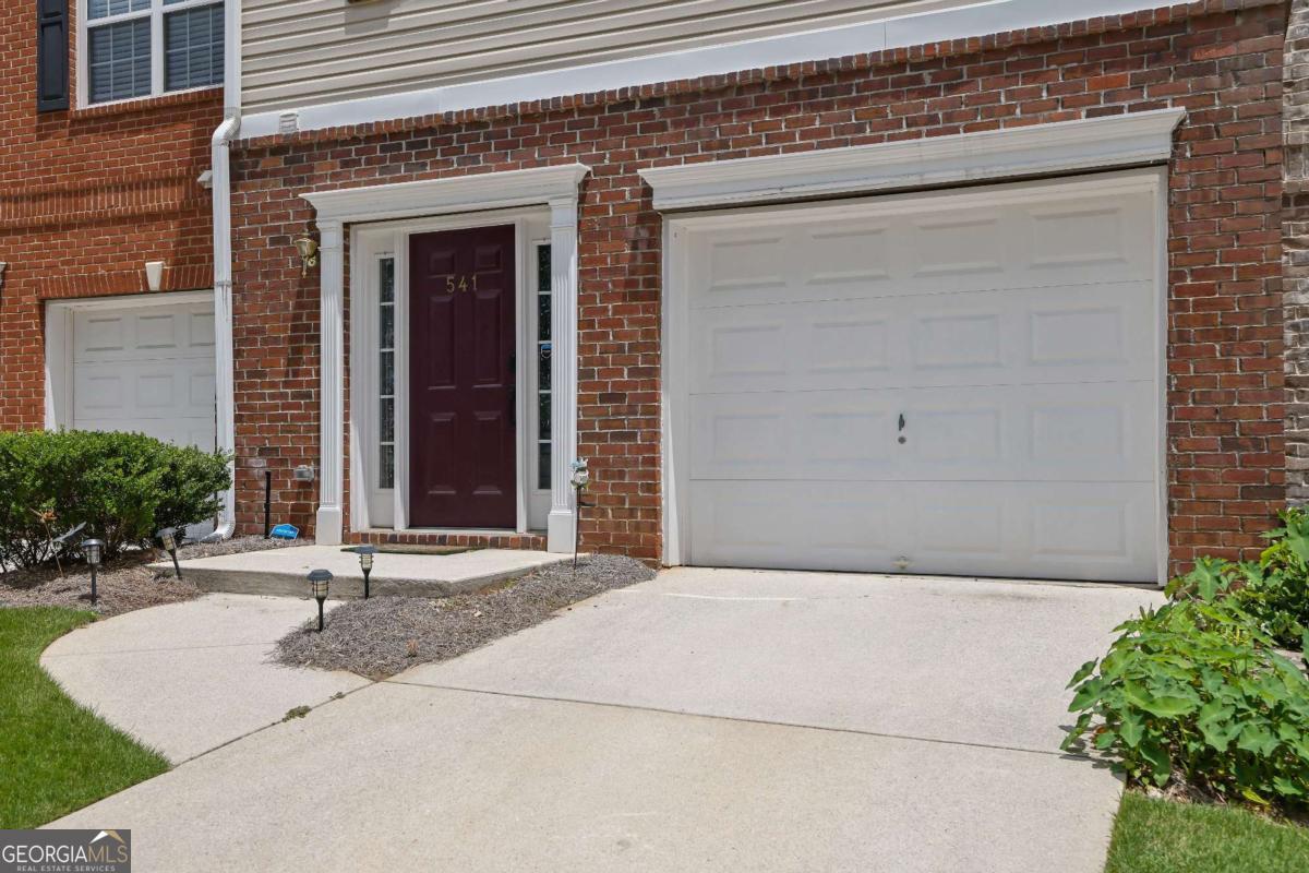541 Lantern Wood Drive Property Photo 1