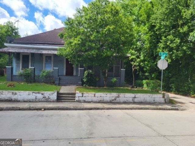 748 Ell Street Property Photo 1
