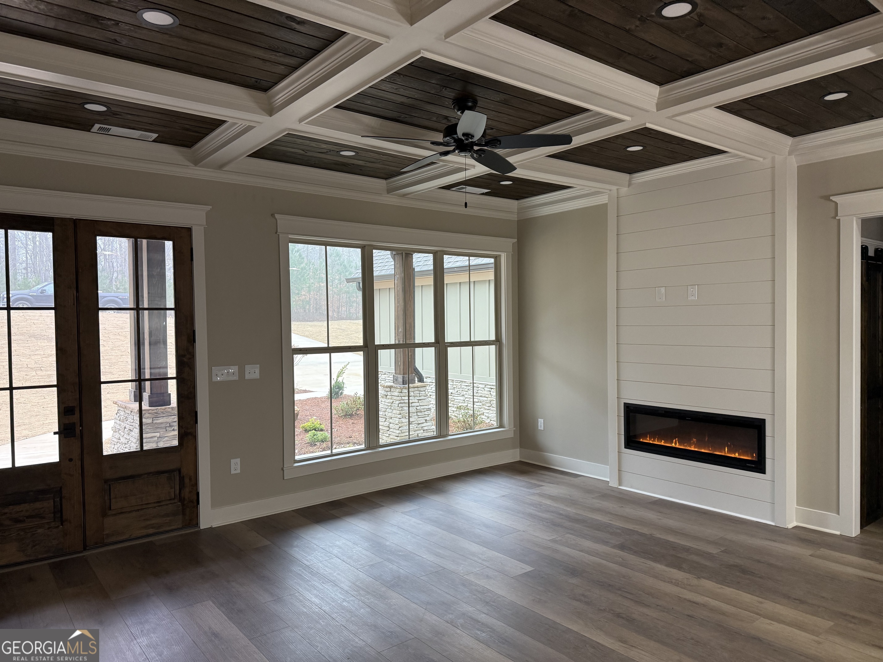 33 Wolf Creek Cove Property Photo 2