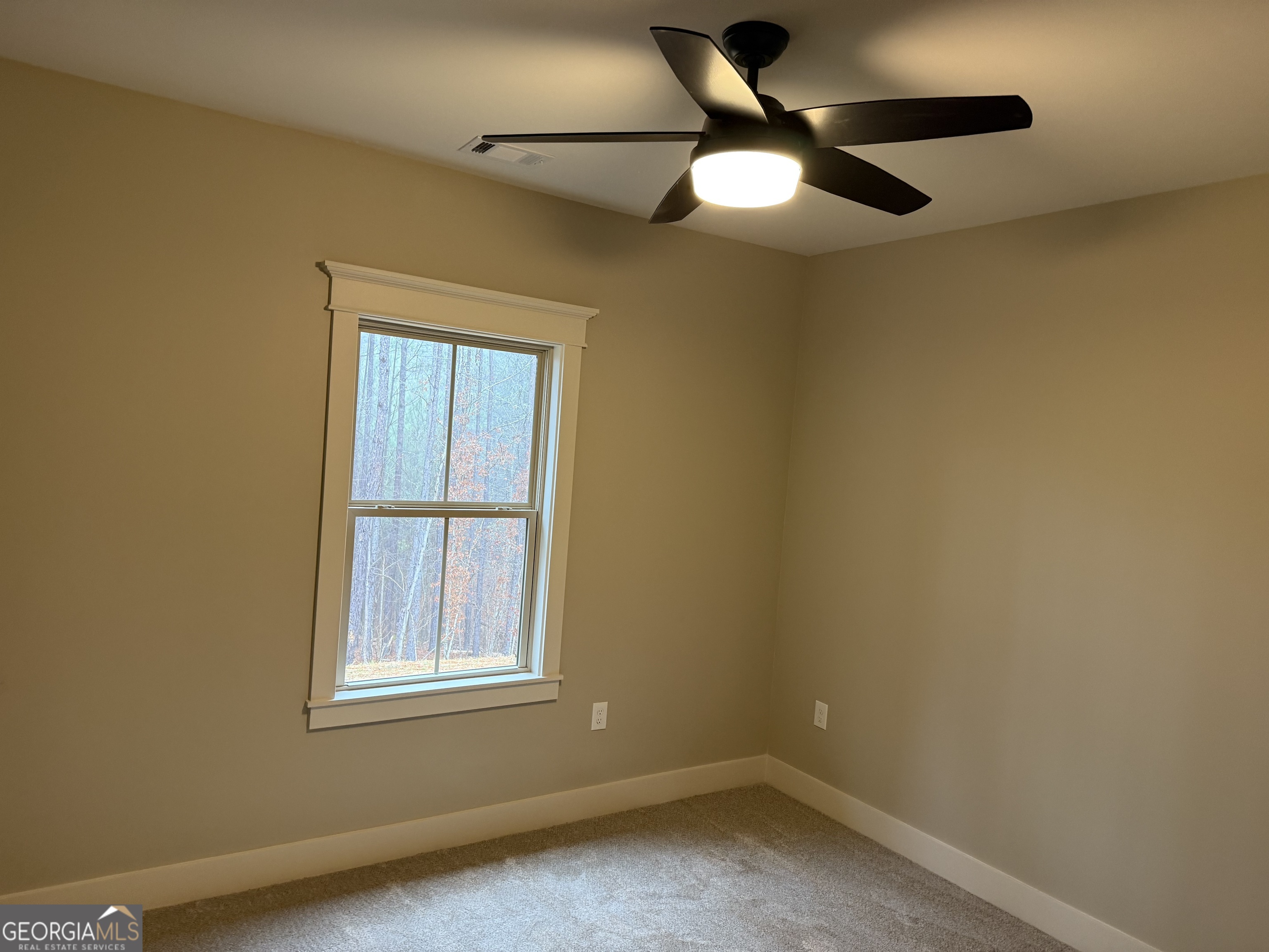 33 Wolf Creek Cove Property Photo 9