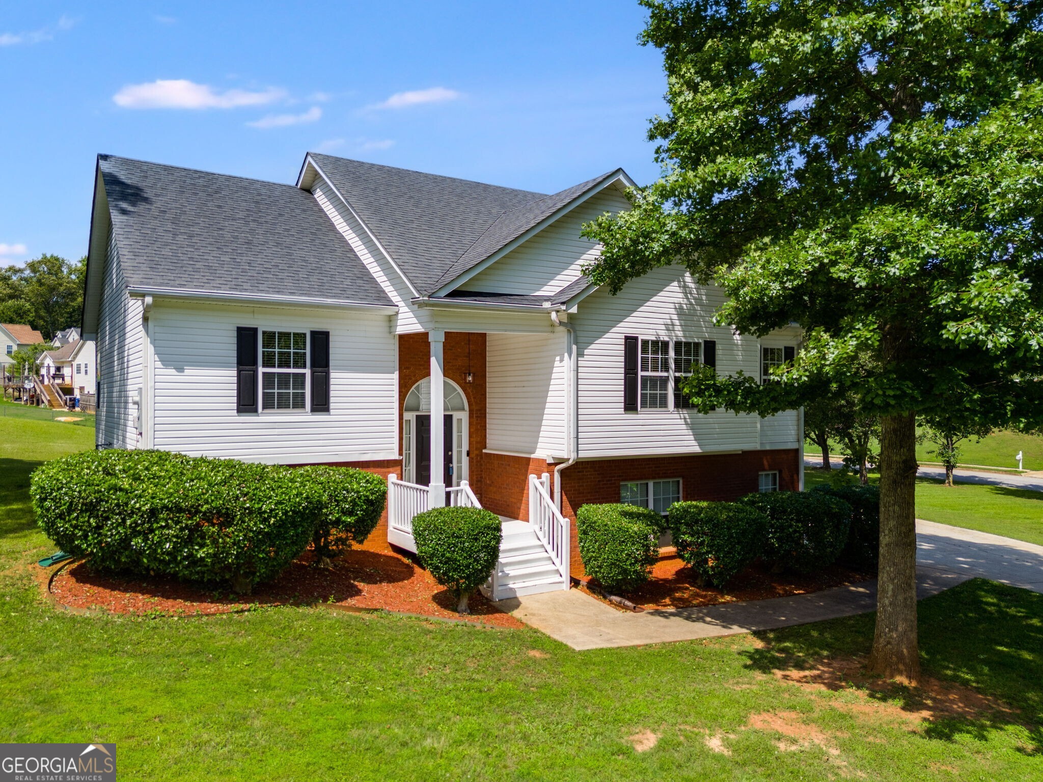 5077 Fieldview Drive Property Photo 1