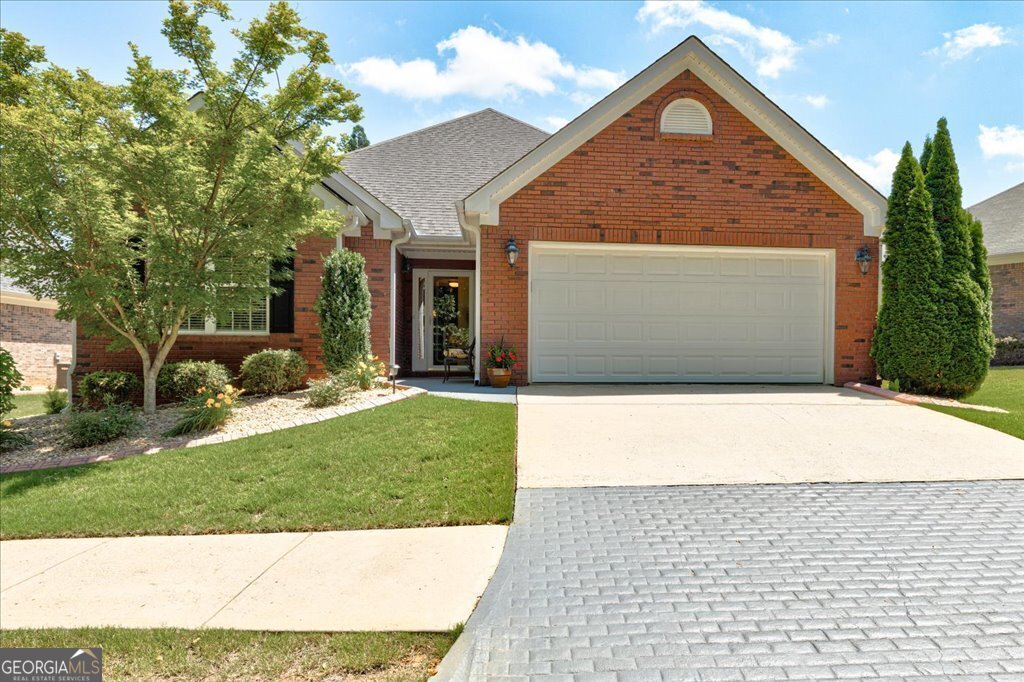 273 Prominent Loop Property Photo 1