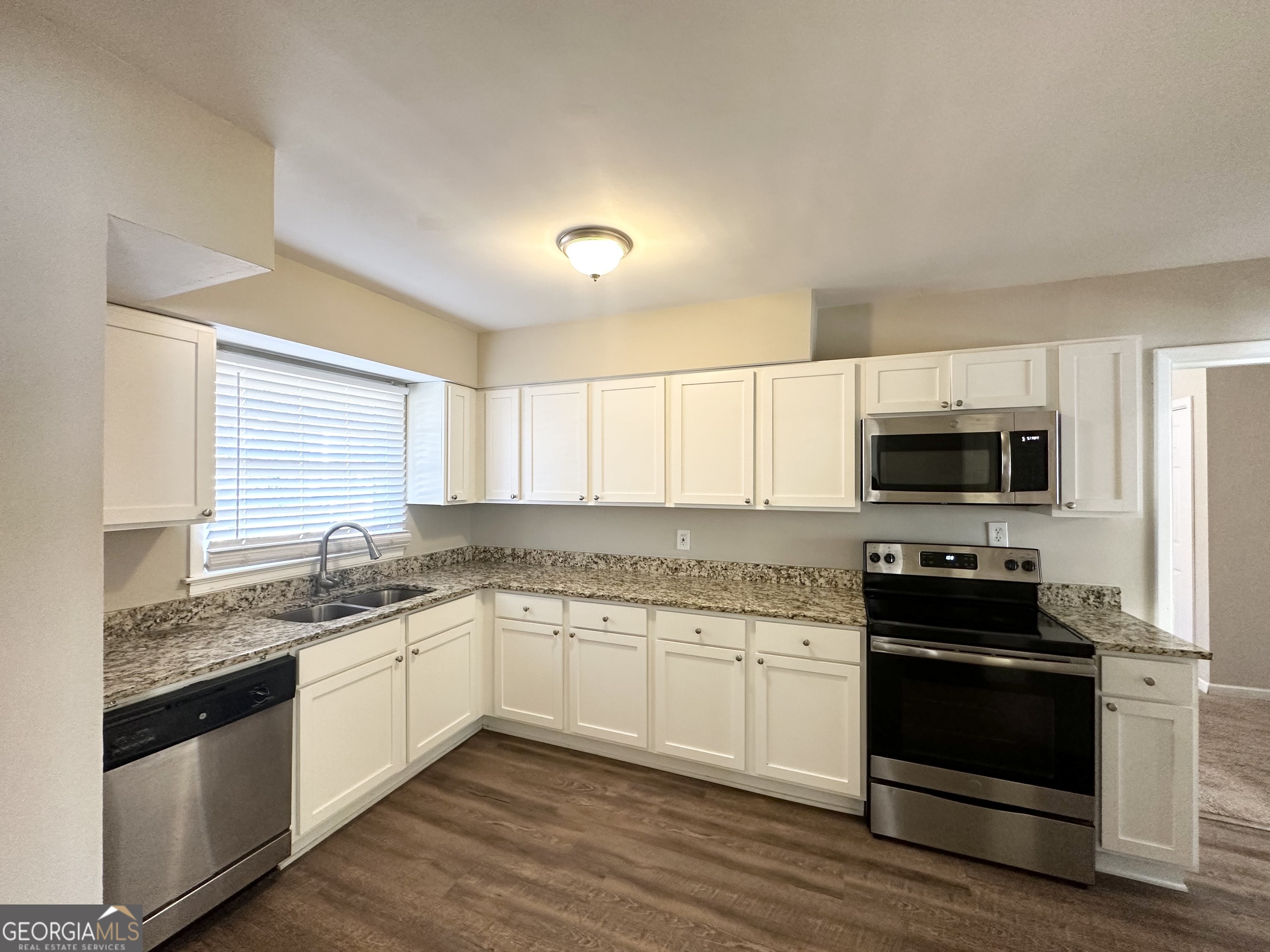 2896 Hogan Road Property Photo 4