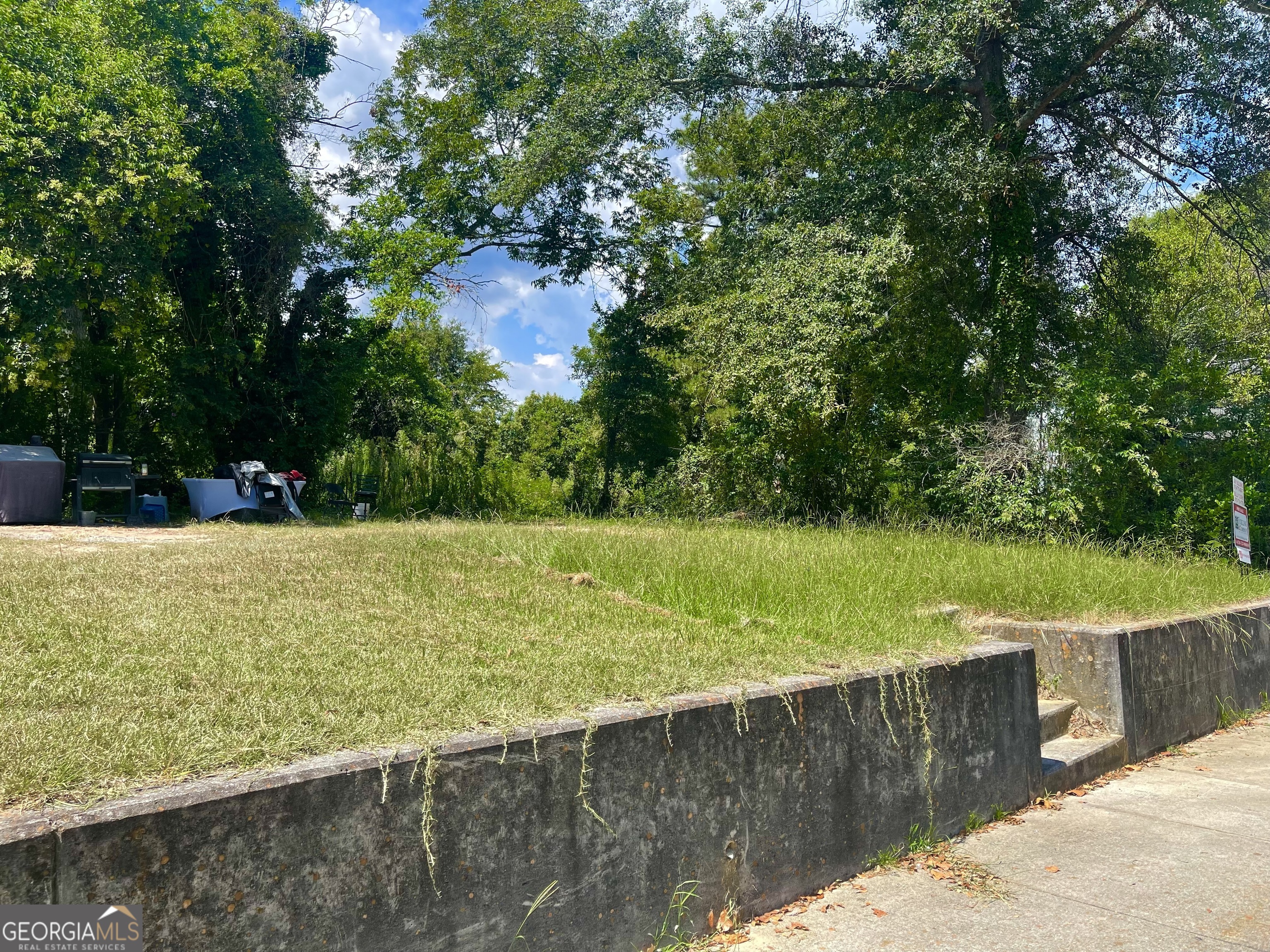 254 Forest Avenue Property Photo 2