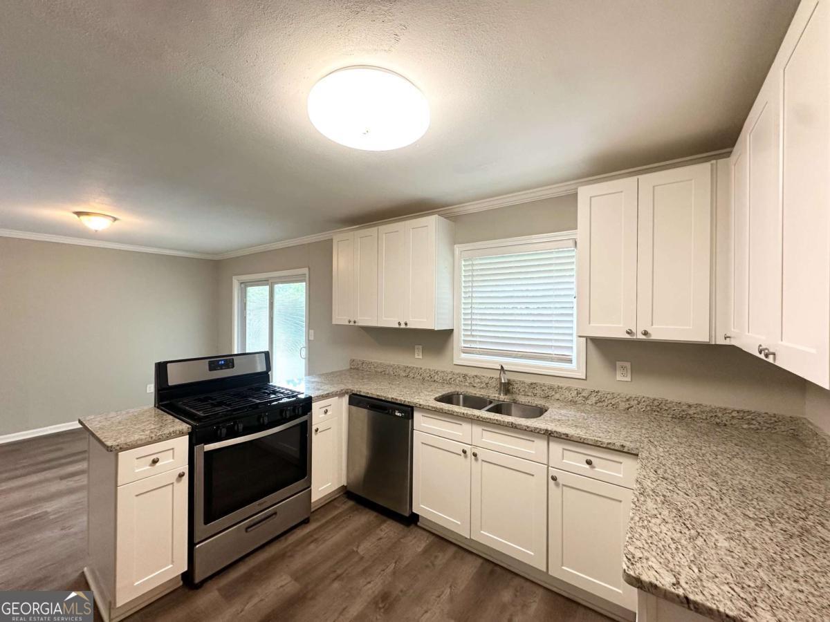 3948 Regent Street Property Photo 2