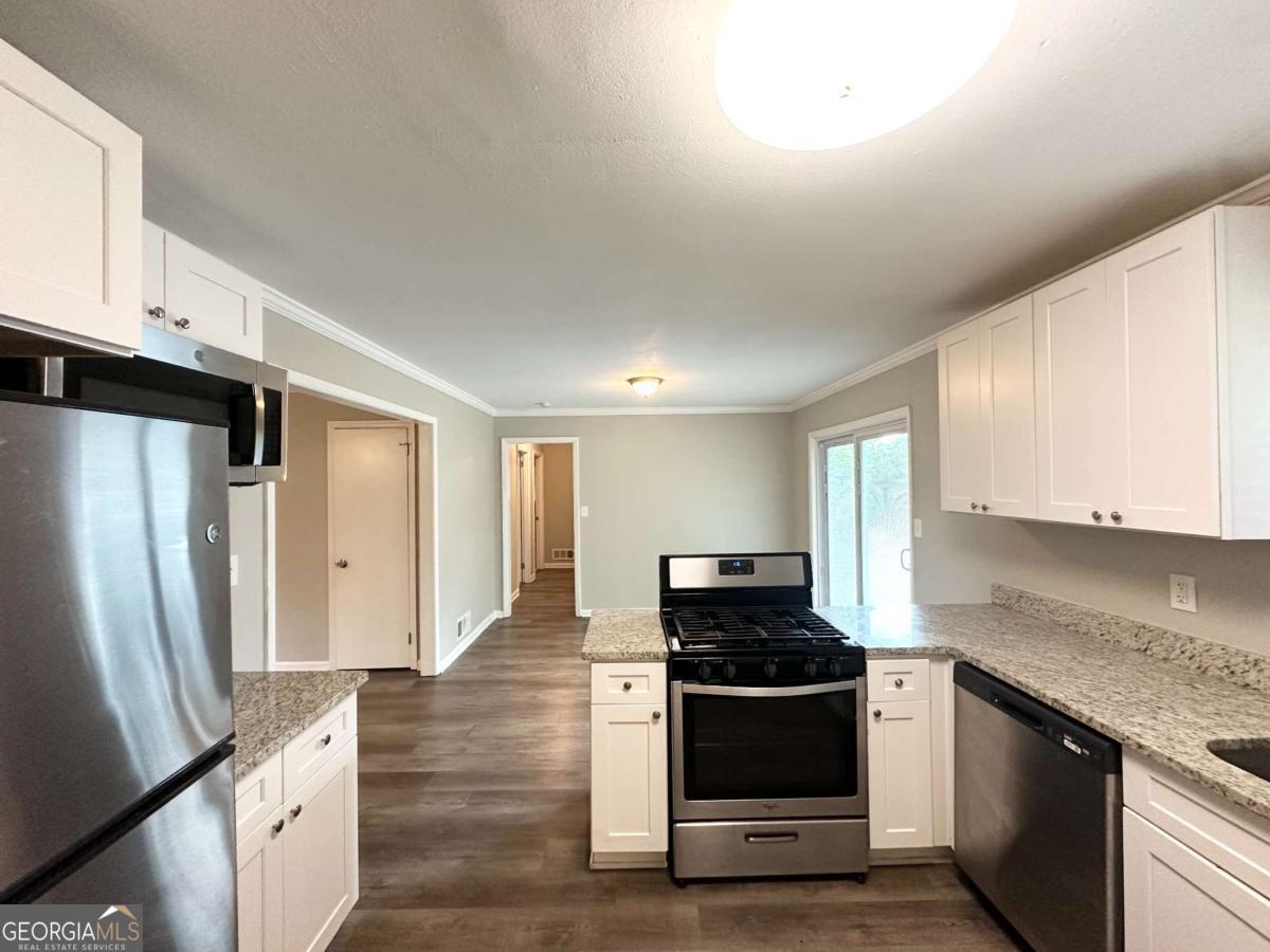 3948 Regent Street Property Photo 4