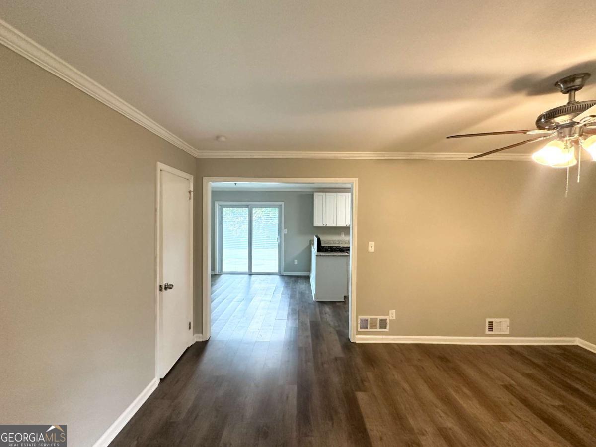 3948 Regent Street Property Photo 5