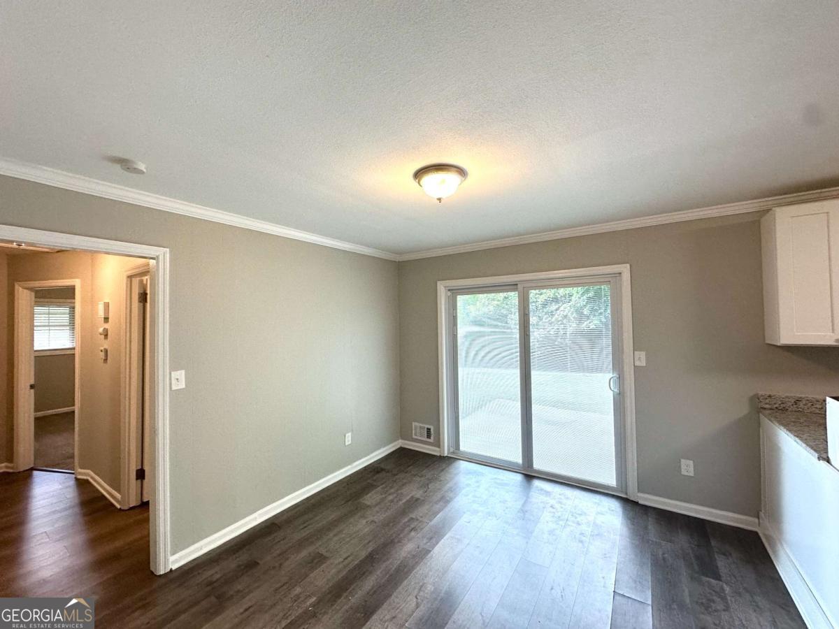 3948 Regent Street Property Photo 6