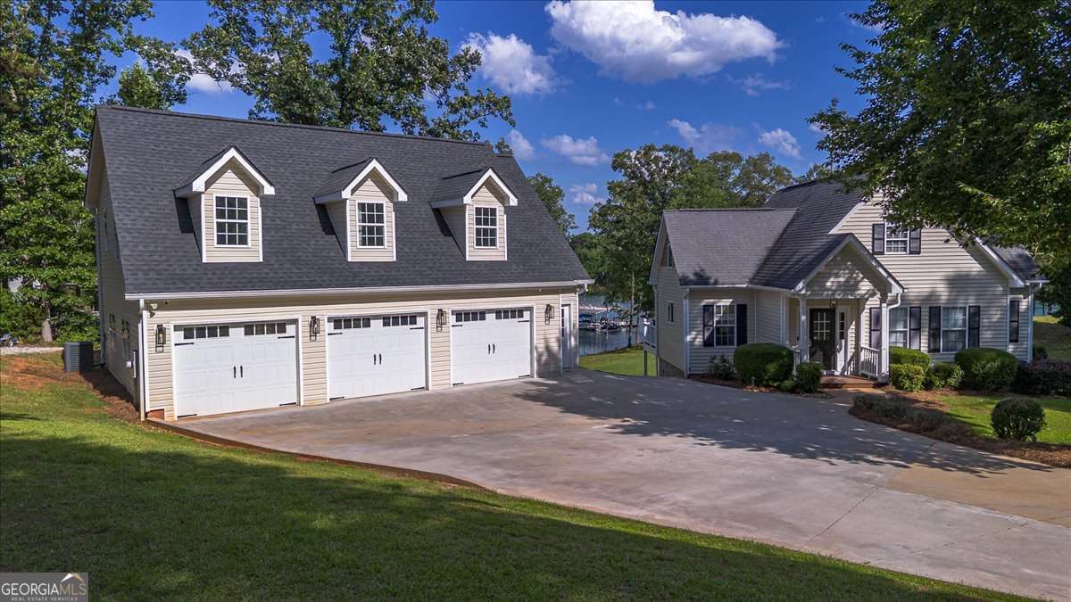 690 Freedom Heights Drive Property Photo 1