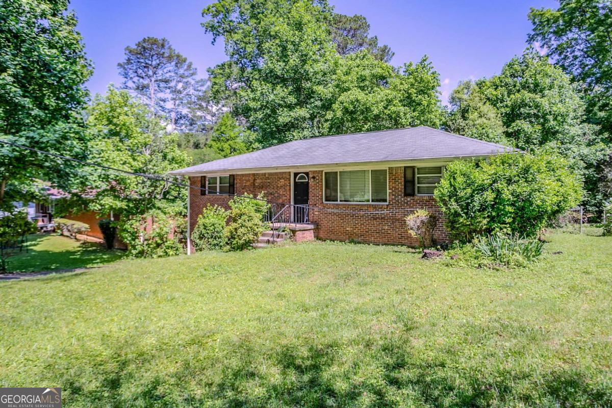 2201 Bollingbrook Drive Property Photo 1