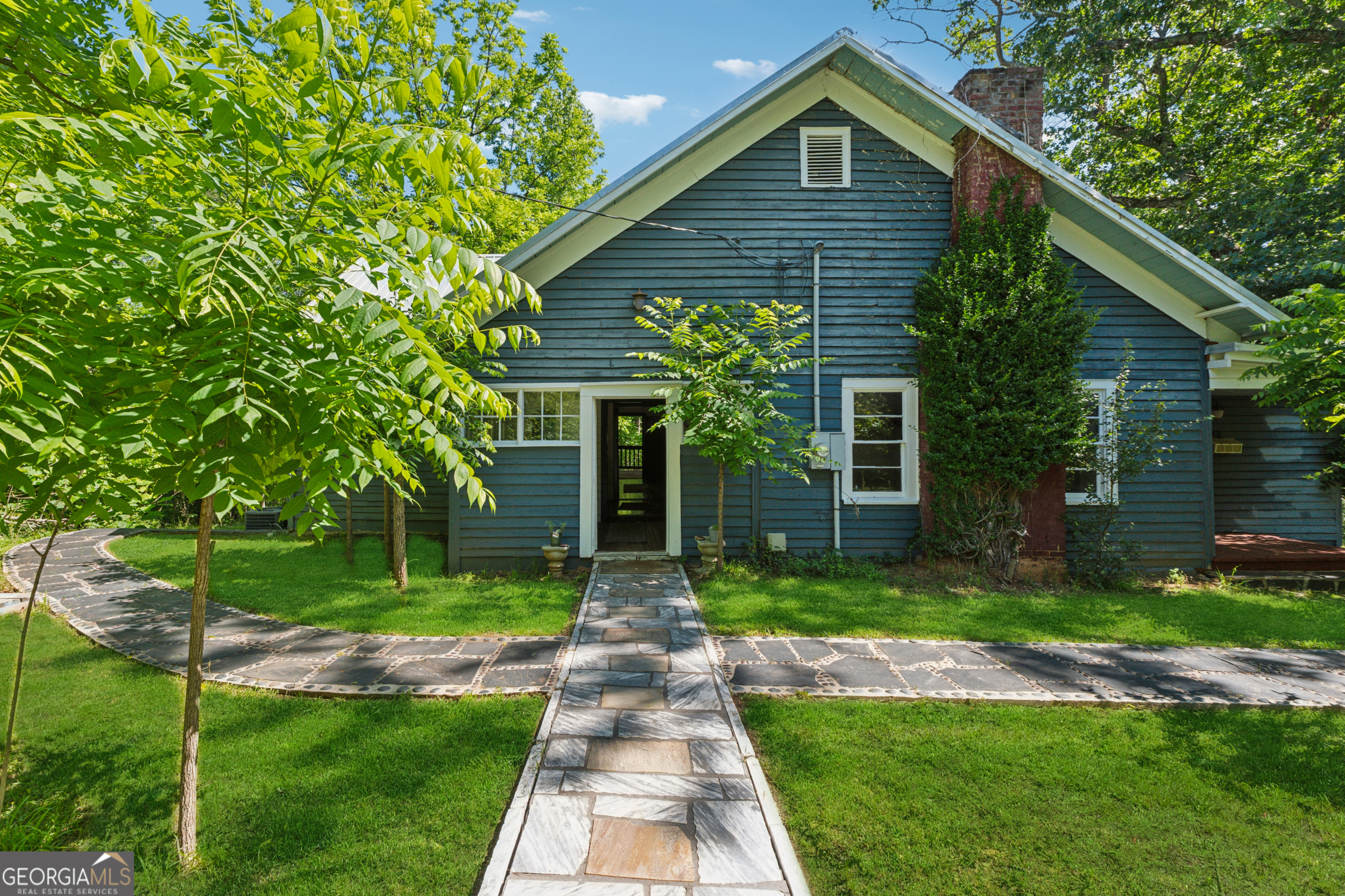 13795 Arnold Mill Road Property Photo 1