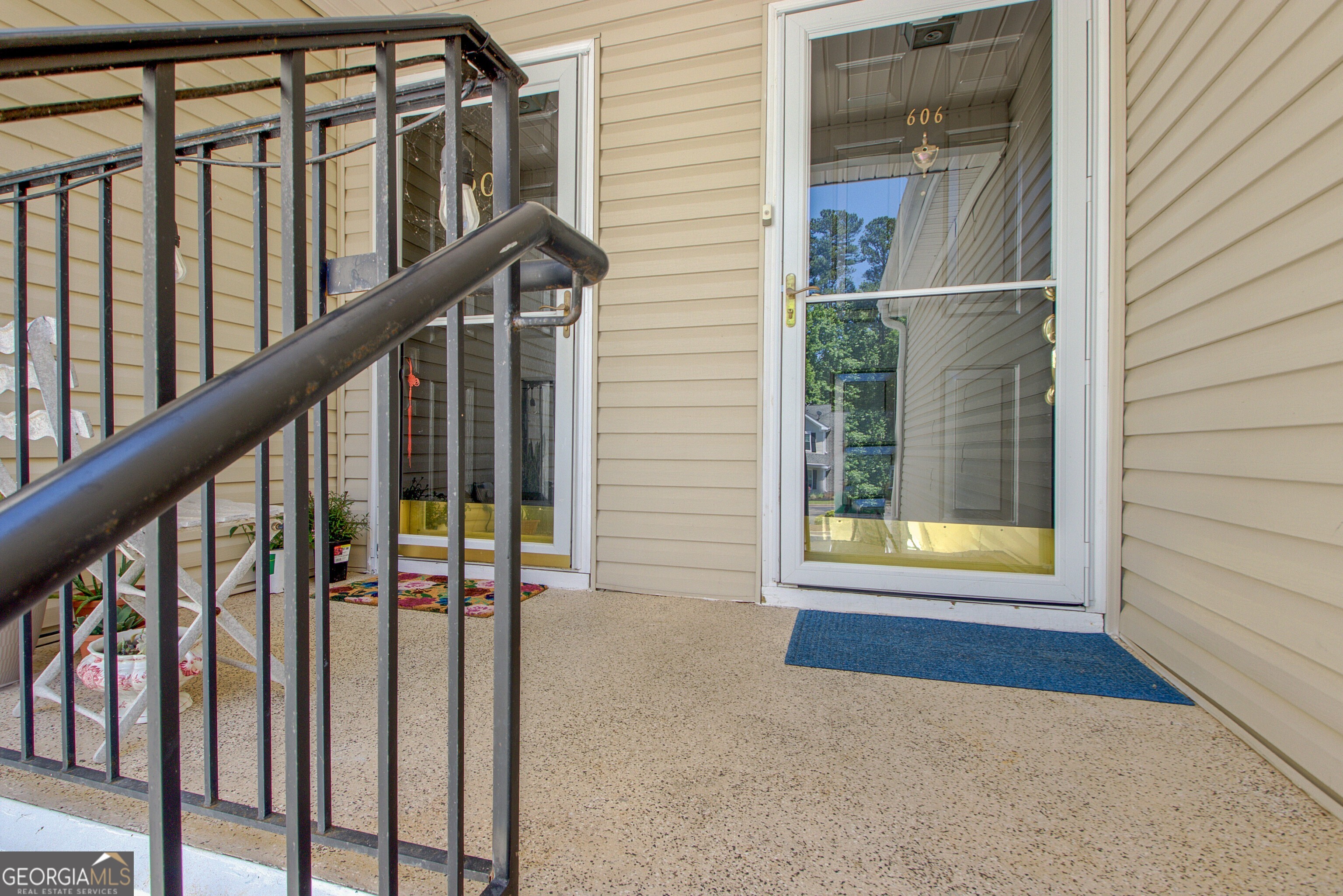 606 Ridgelake Drive Property Photo 1