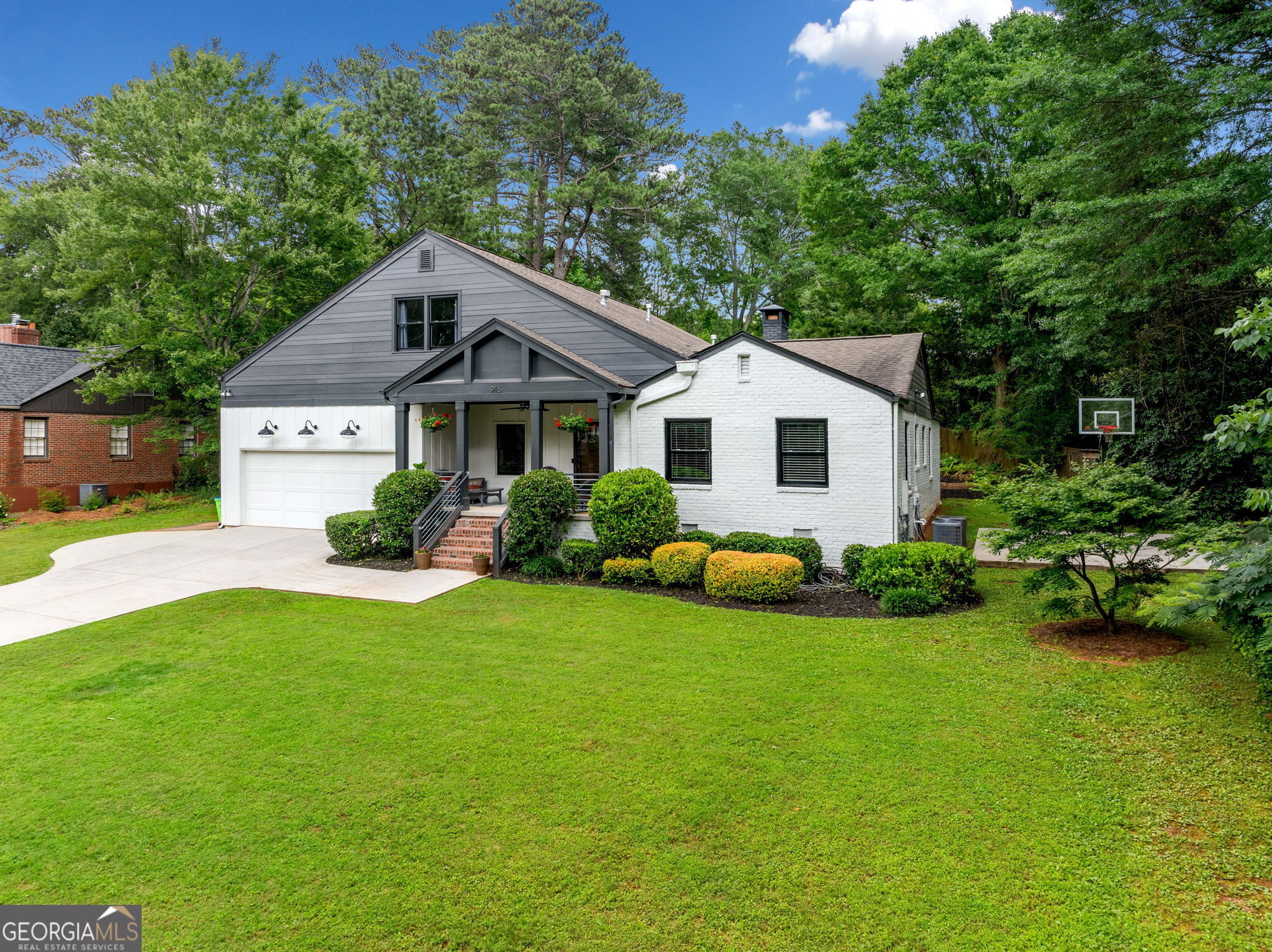 916 Stratford Road Property Photo 1
