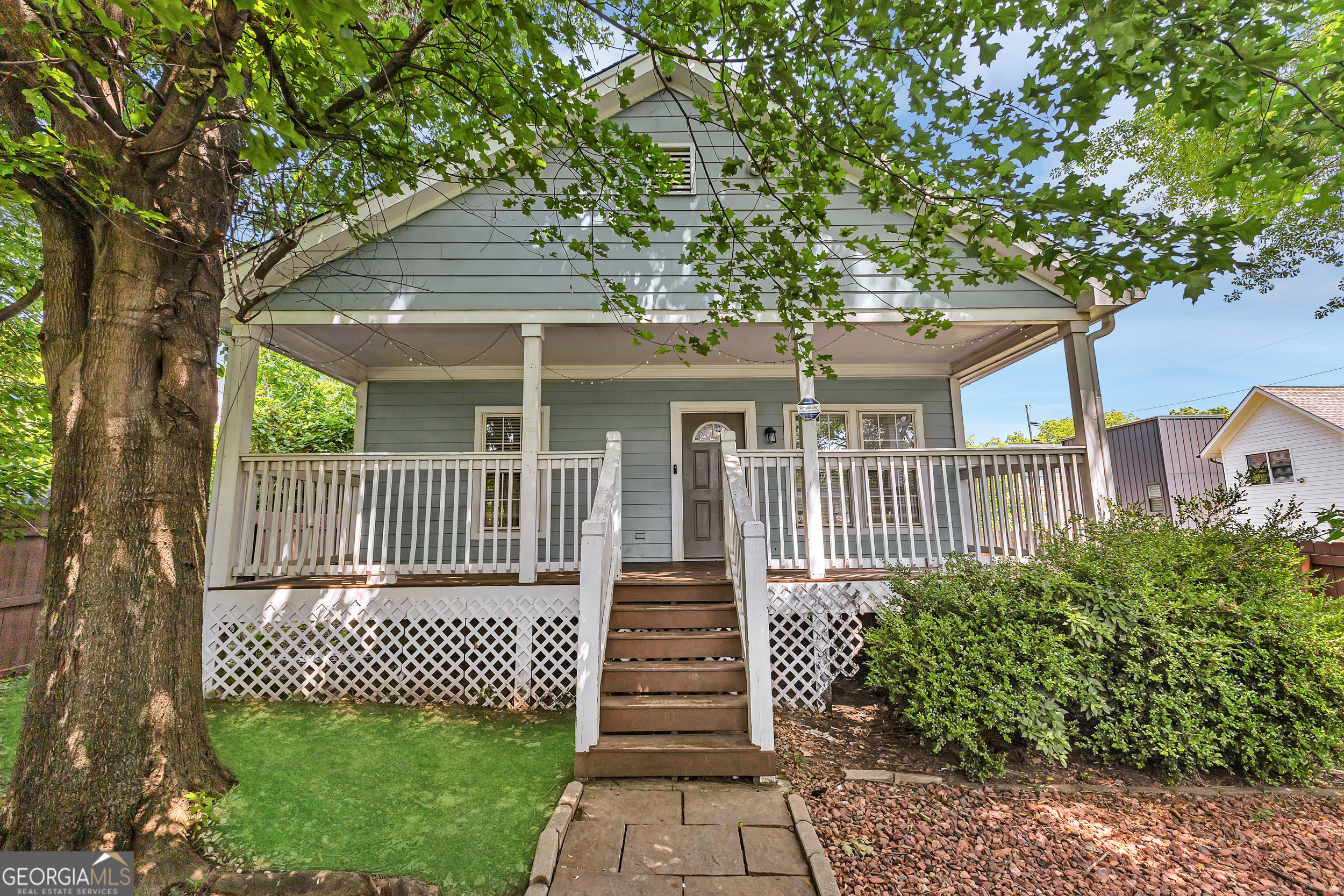 827 Fraser Street Se Property Photo 1