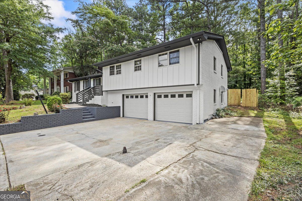 4760 Silverdale Road Property Photo 1