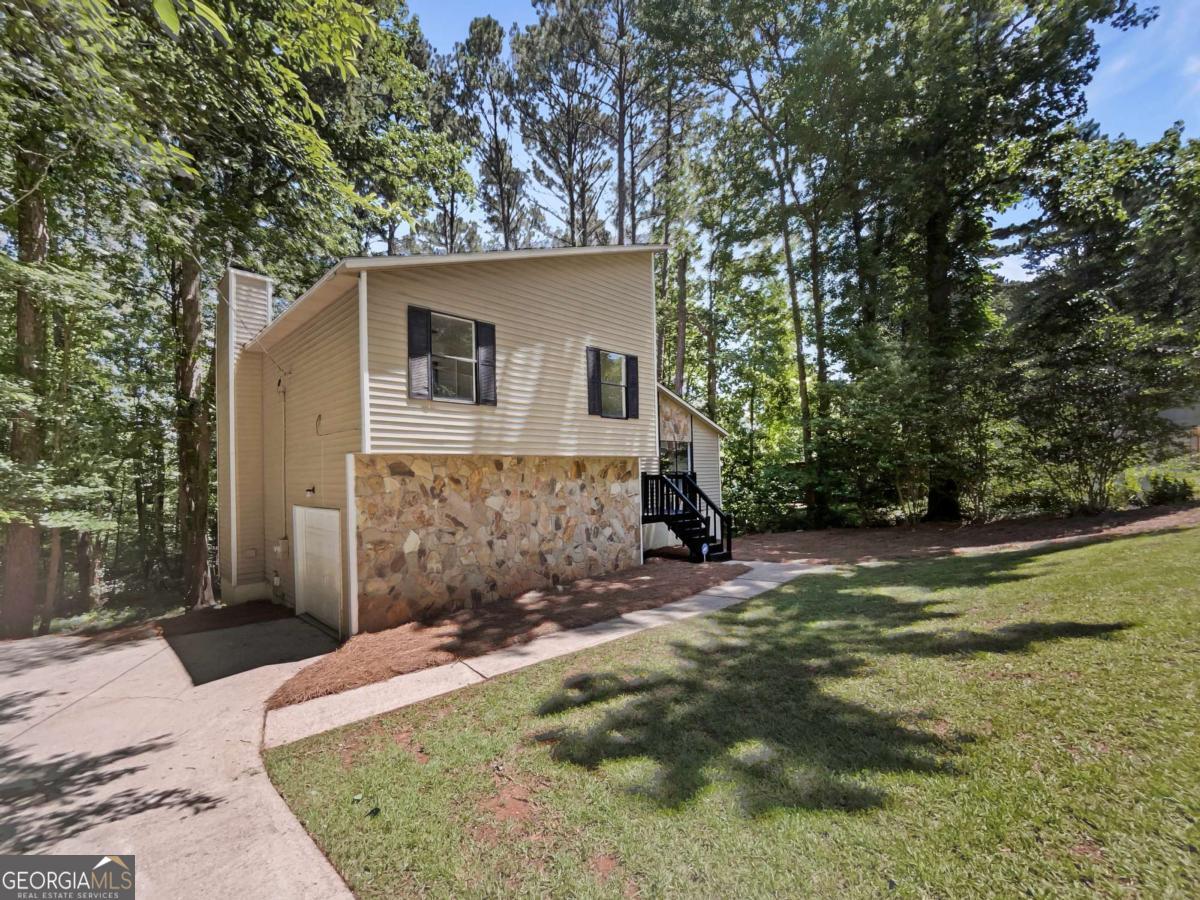 3924 Chimney Ridge Court Property Photo 3