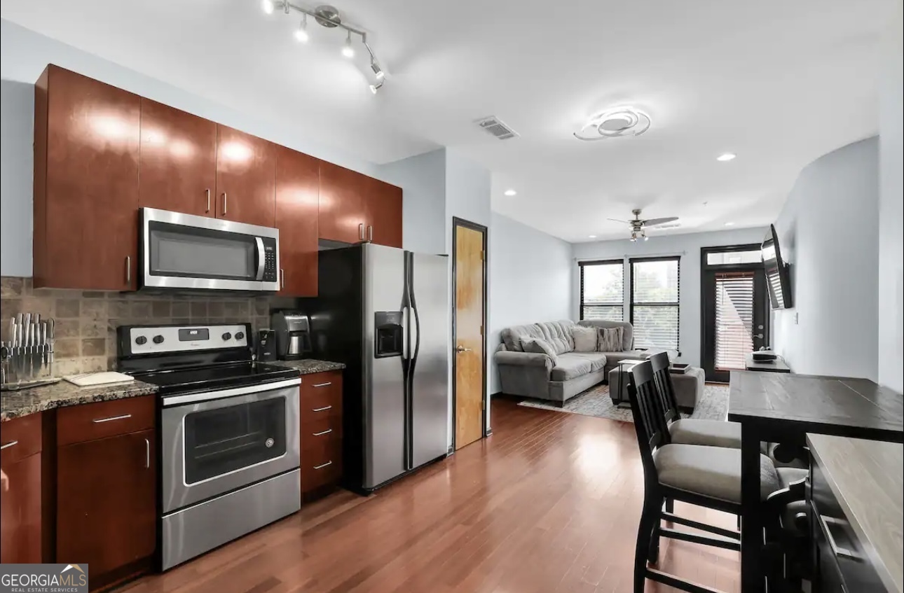 898 Oak Street Sw # 3204 Property Photo 1