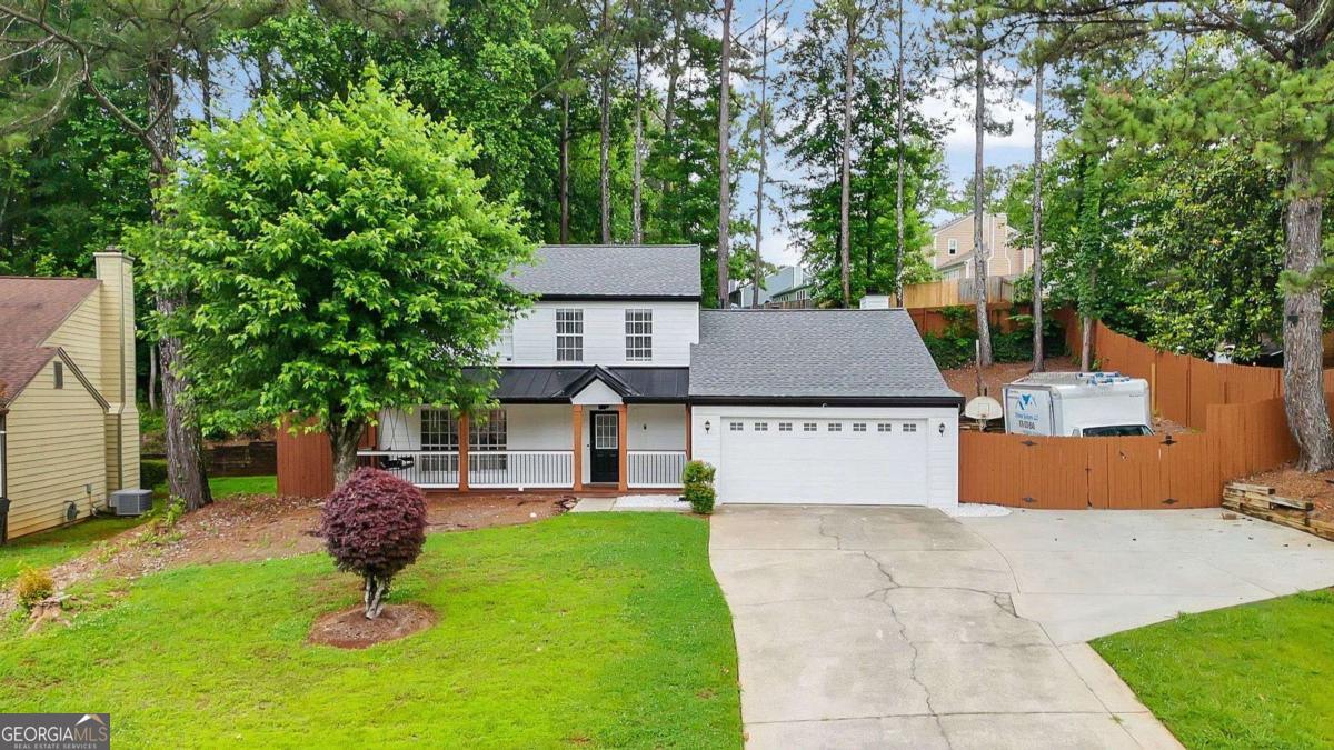 2000 Surrey Hill Circle Property Photo 1