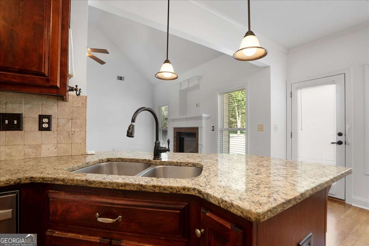 474 Strawberry Walk Property Photo 11