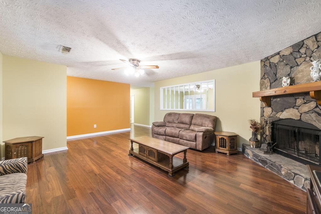 1602 Knoxville Street Property Photo 9