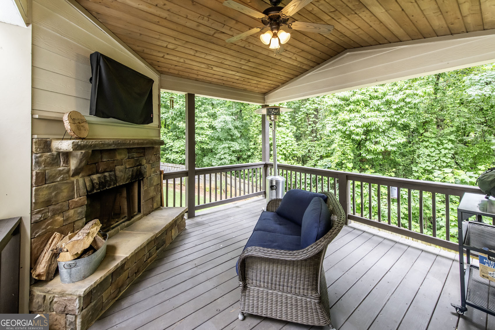 101 High Bluff Trail Property Photo 6