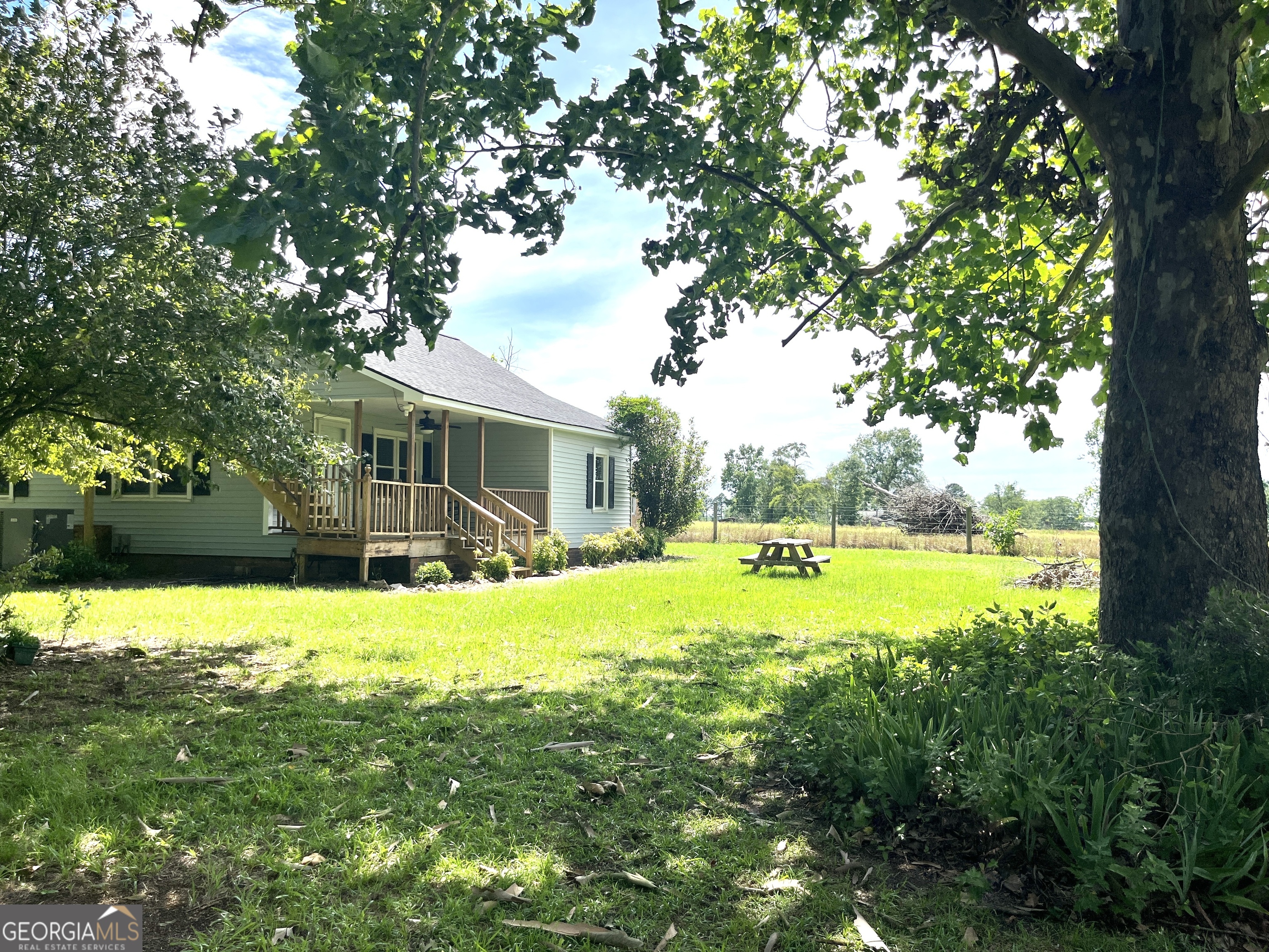 5950 Ga Highway 24 E Property Photo 1