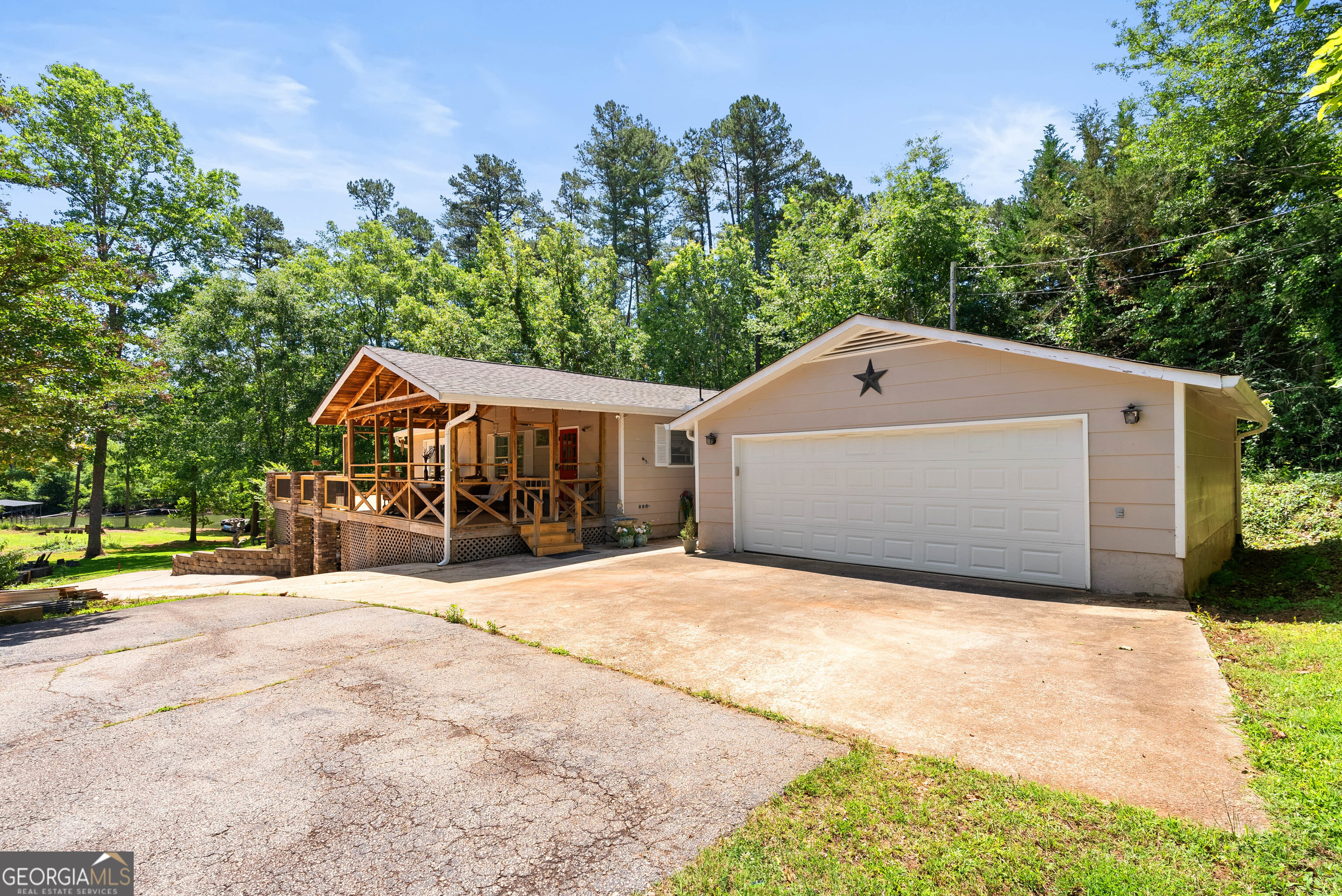 104 Overlook Drive Property Photo 1