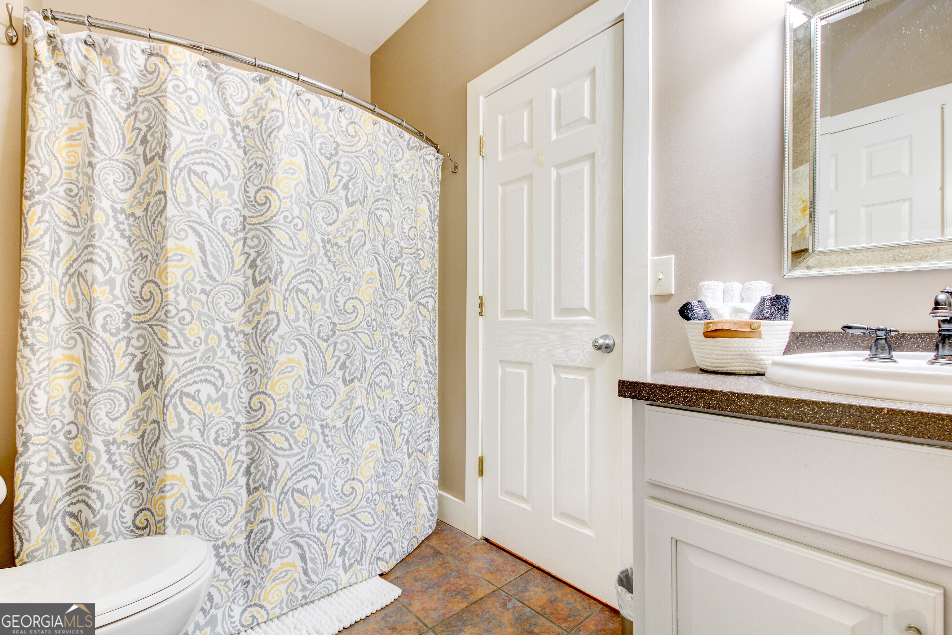 86 Waters Drive Property Photo 10