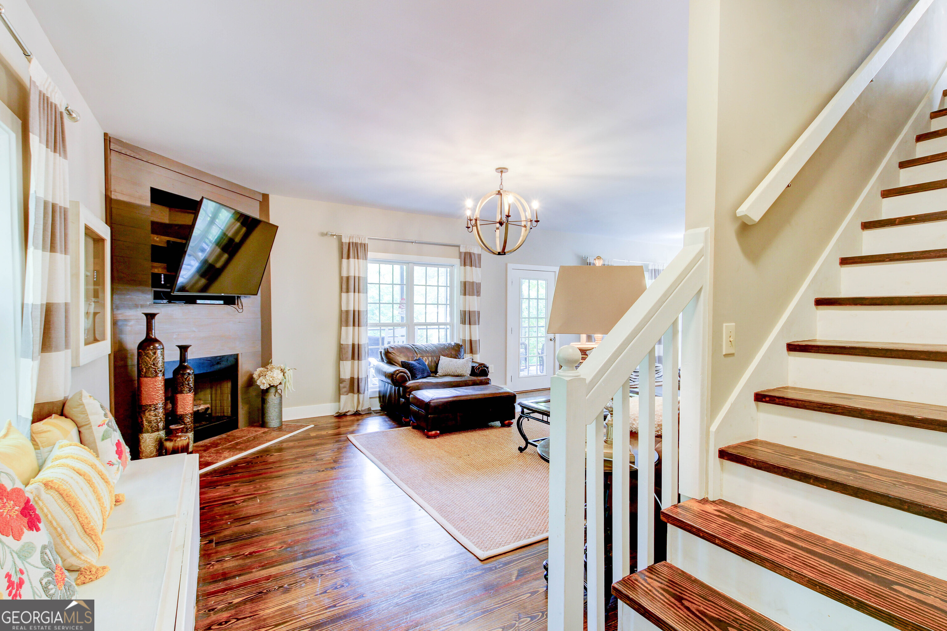 86 Waters Drive Property Photo 11