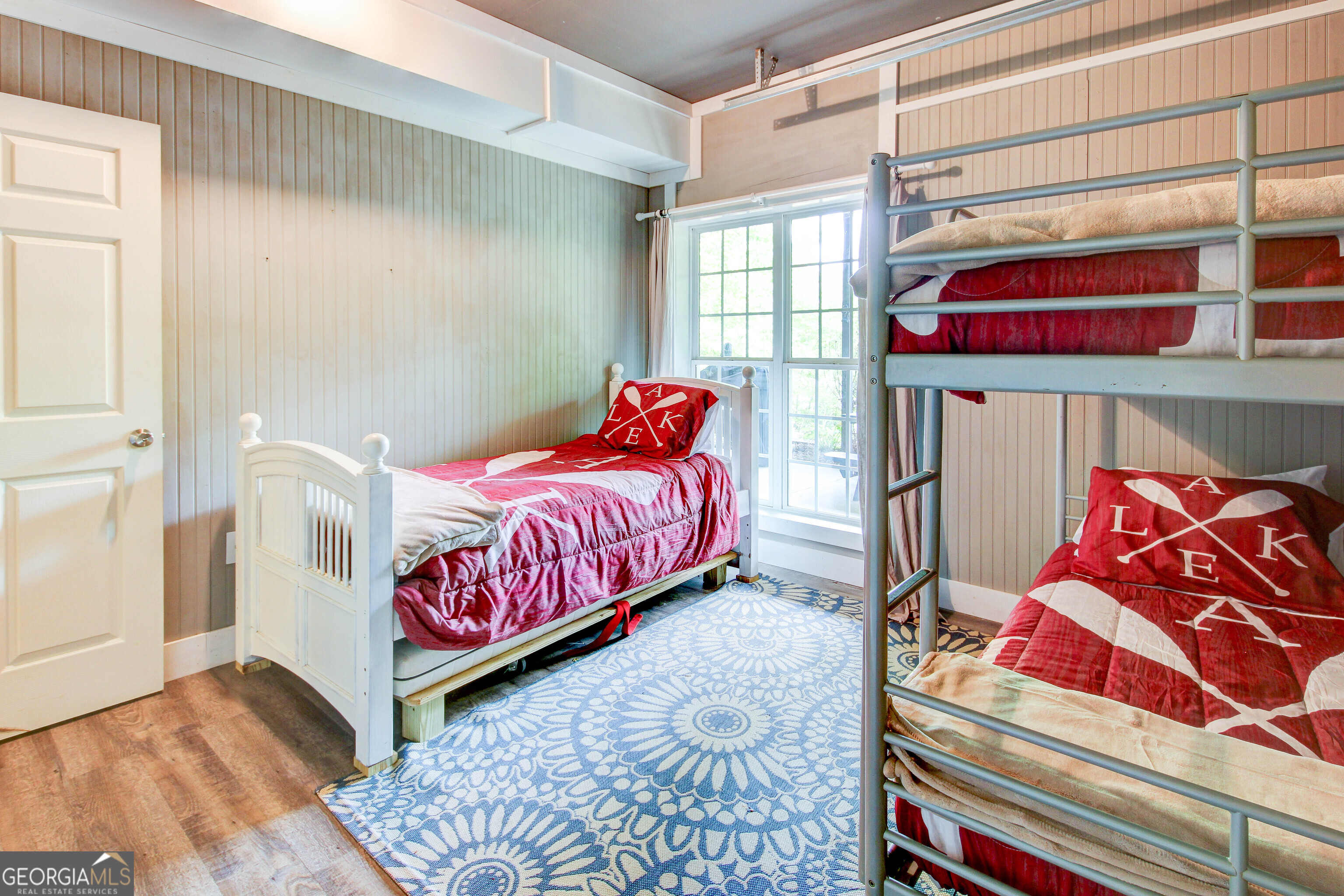 86 Waters Drive Property Photo 18