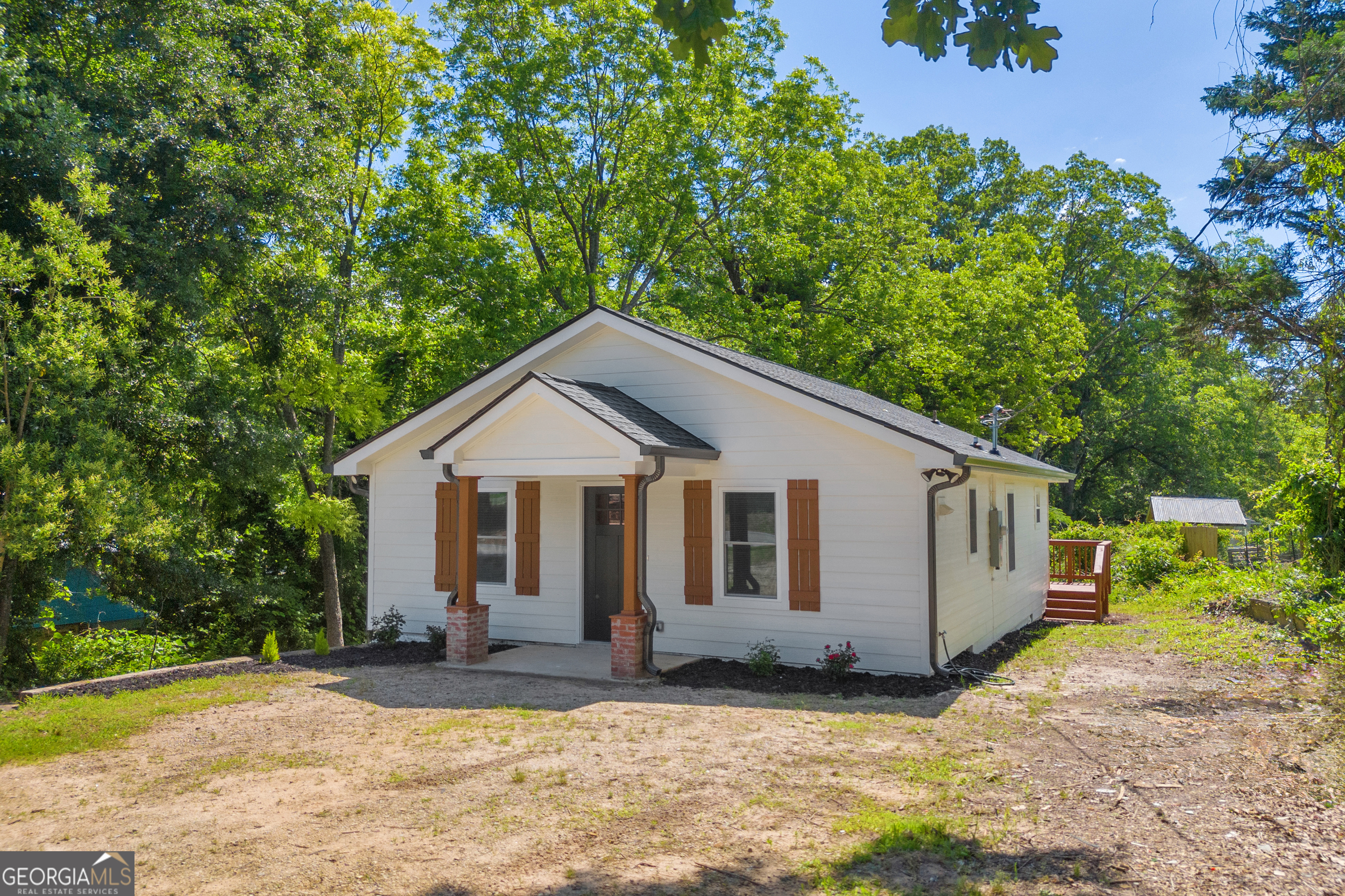1037 S Pond Street Property Photo 1