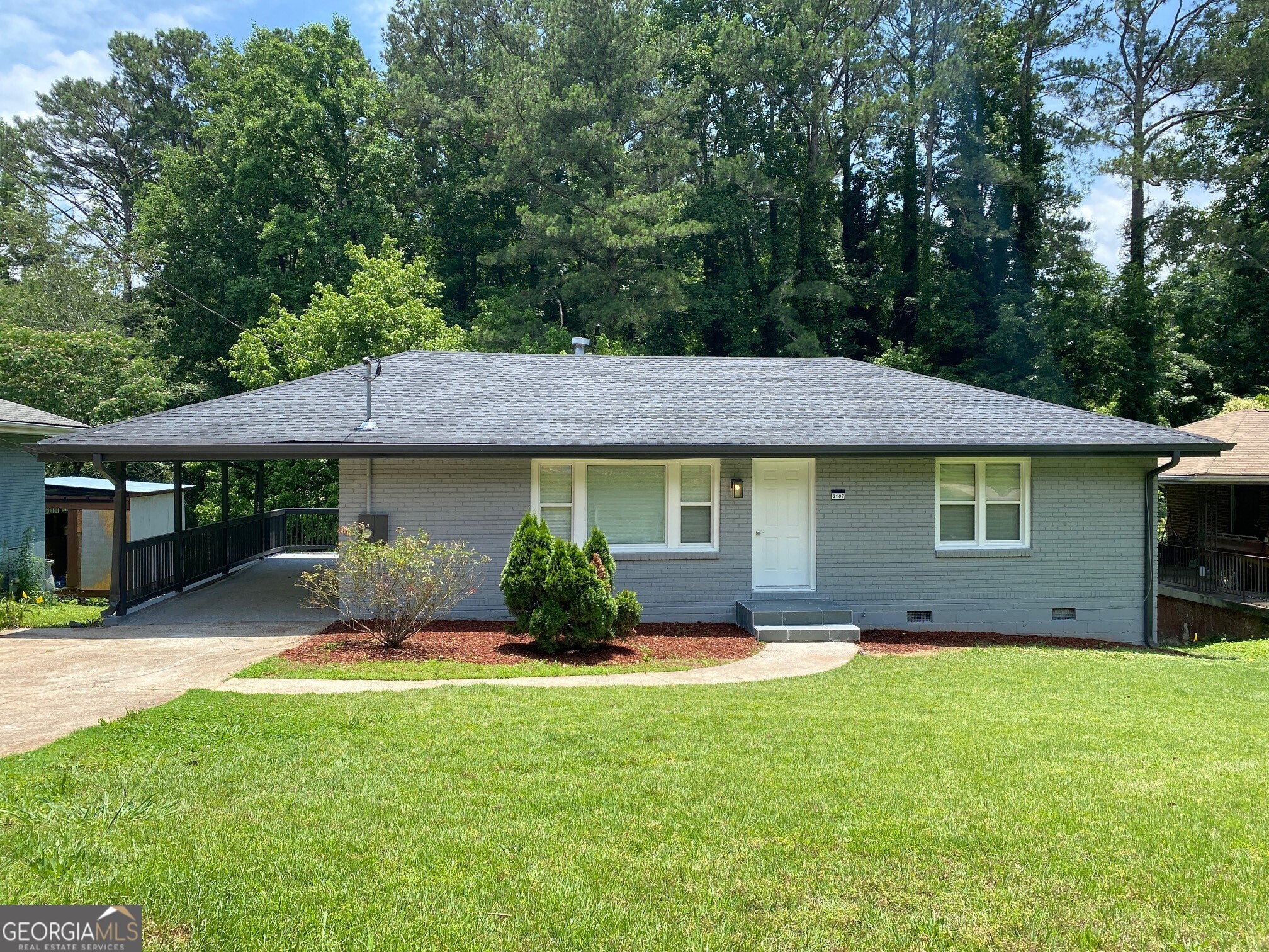 2107 Garden Circle Property Photo 1