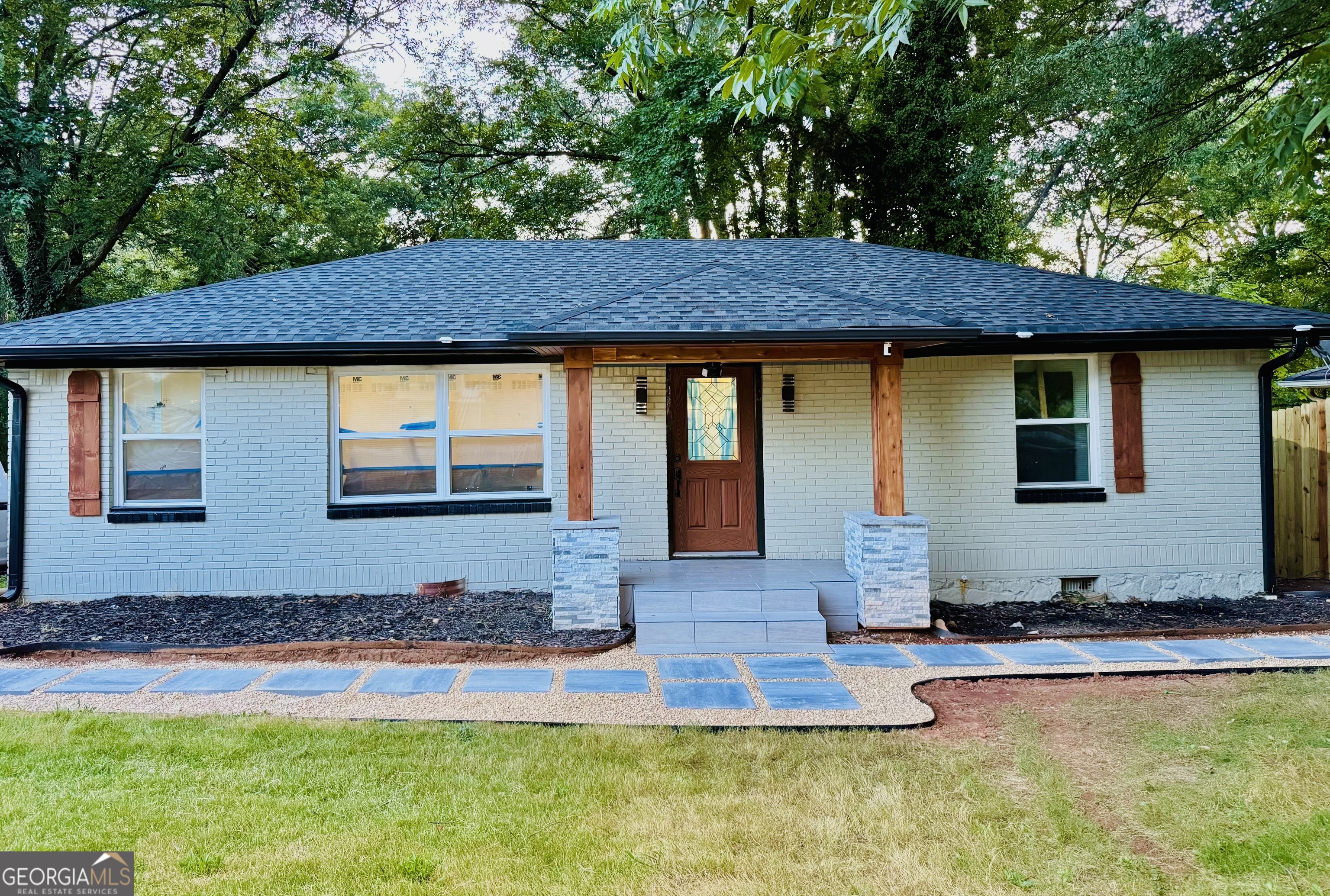 2793 Gresham Road Se Property Photo 1