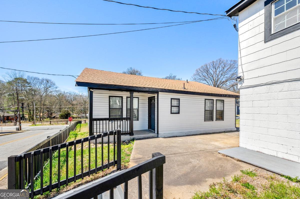 2110 Newnan Street Property Photo 1