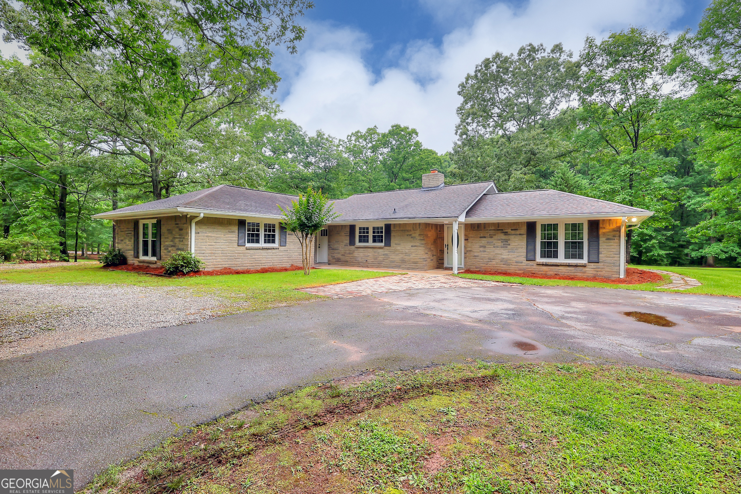 100 Willow Wood Road Property Photo 1