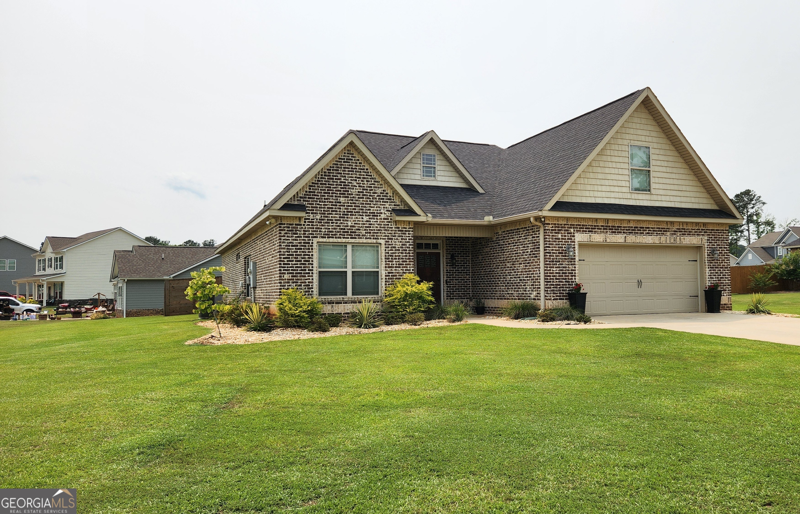 556 Constitution Drive Property Photo 1
