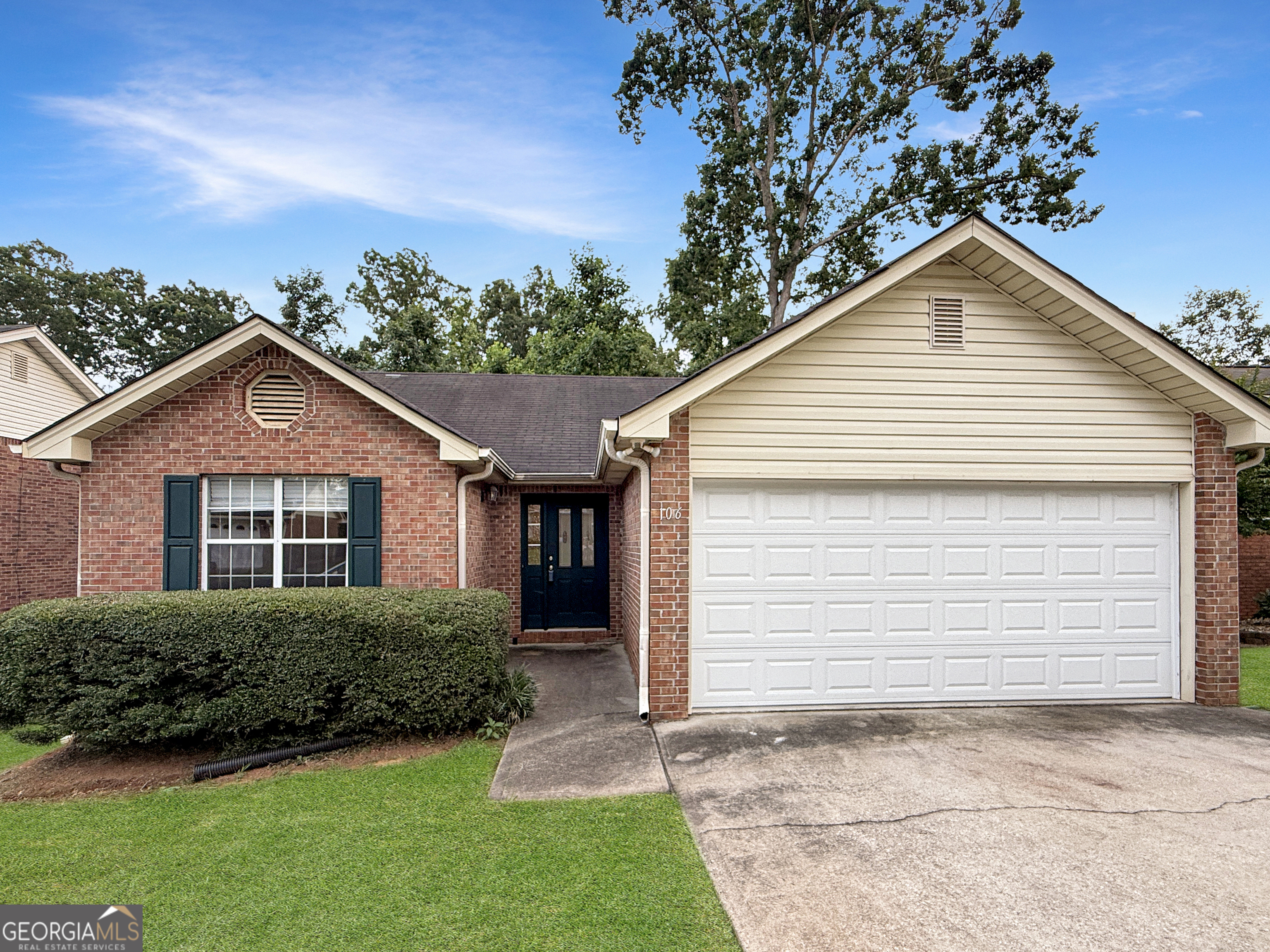 106 Oakwood Circle Property Photo 1