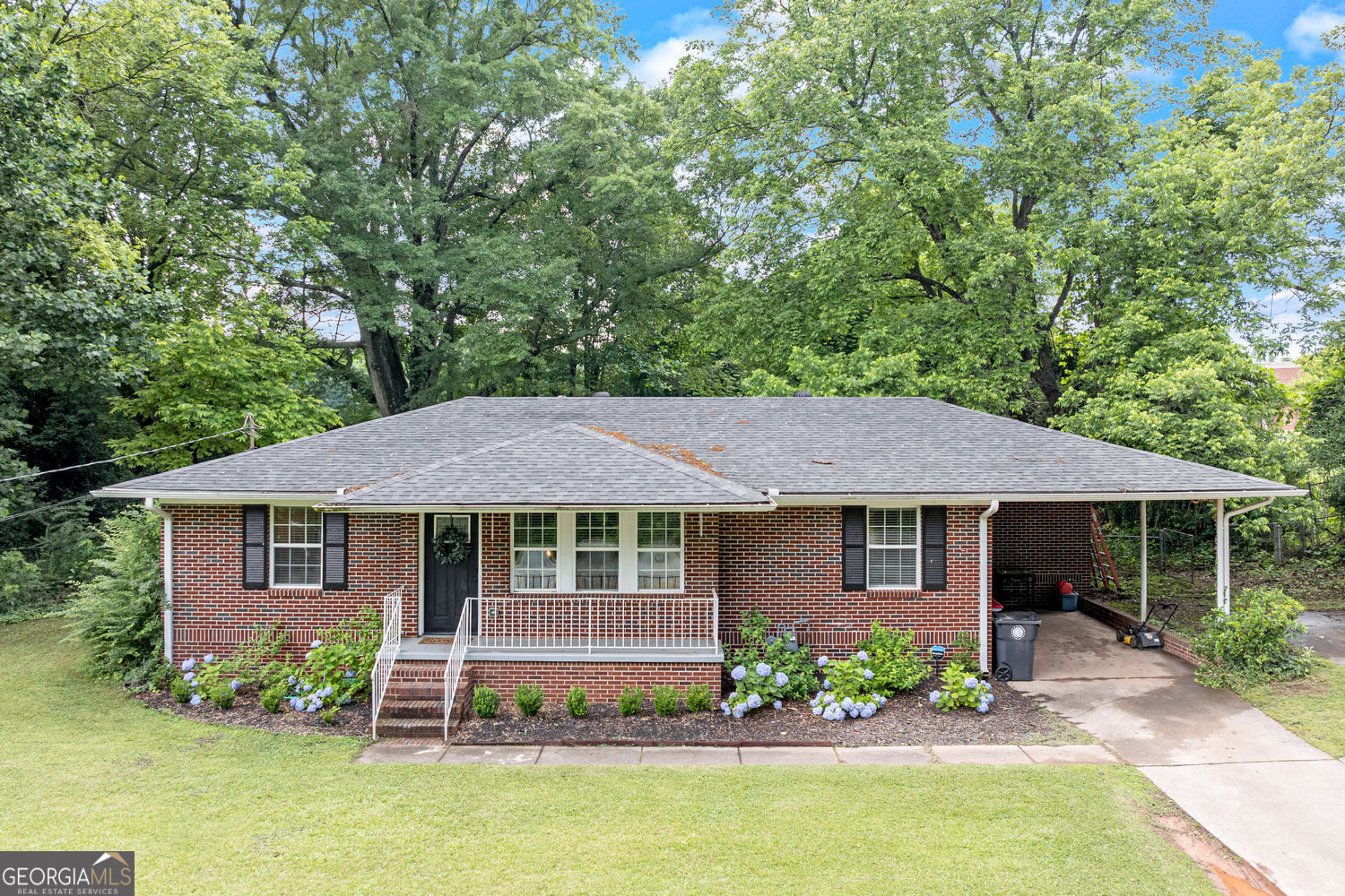 1237 S Enota Drive Drive Ne Property Photo 1